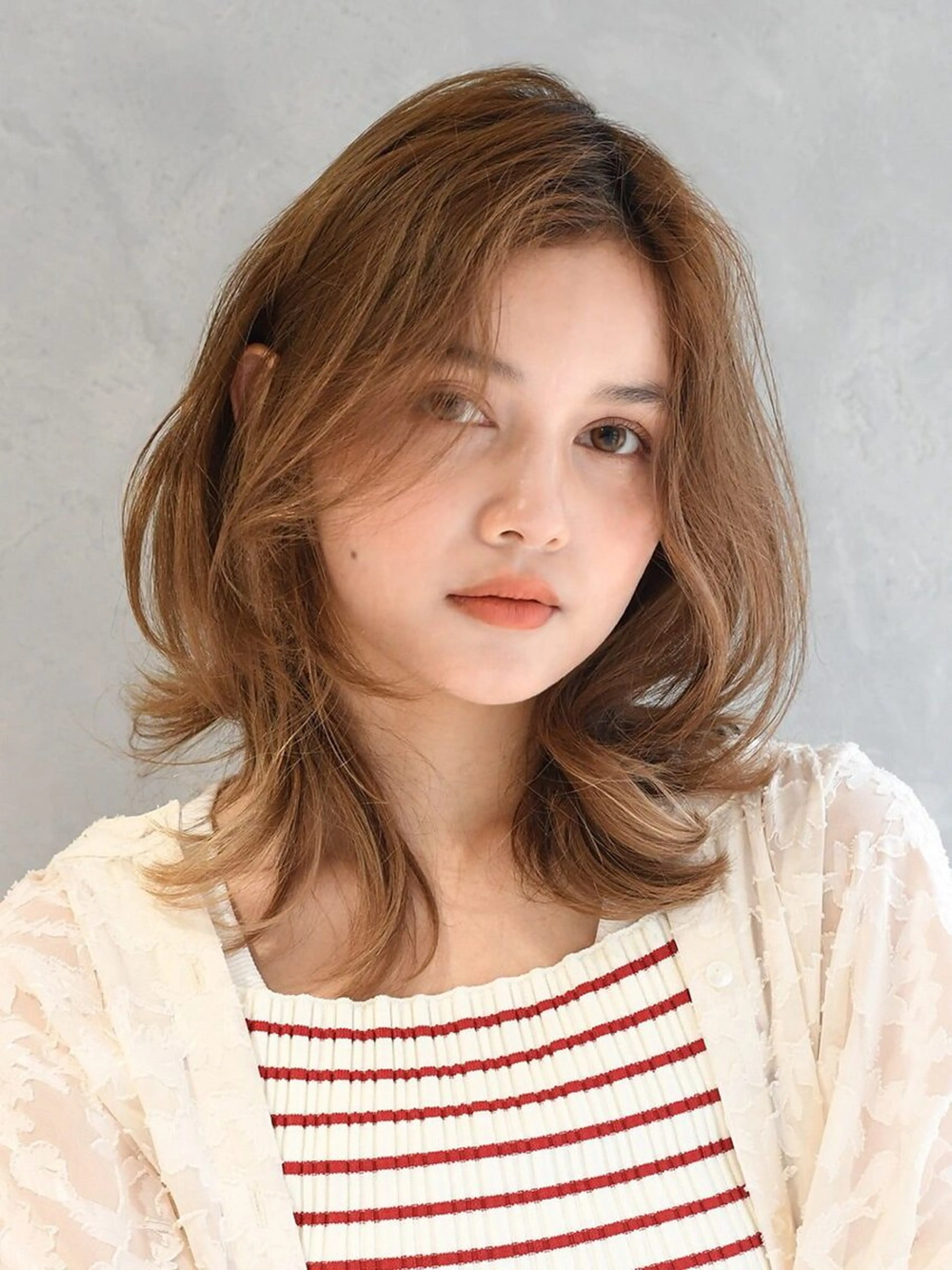 ミディアム カラー ブリーチ ダブルカラー ハイライトカラー インナーカラー ブリーチなしカラー カット ヘアカラー トリートメント ヘアセット アース 新越谷店💇‍♀️のヘアスタイル