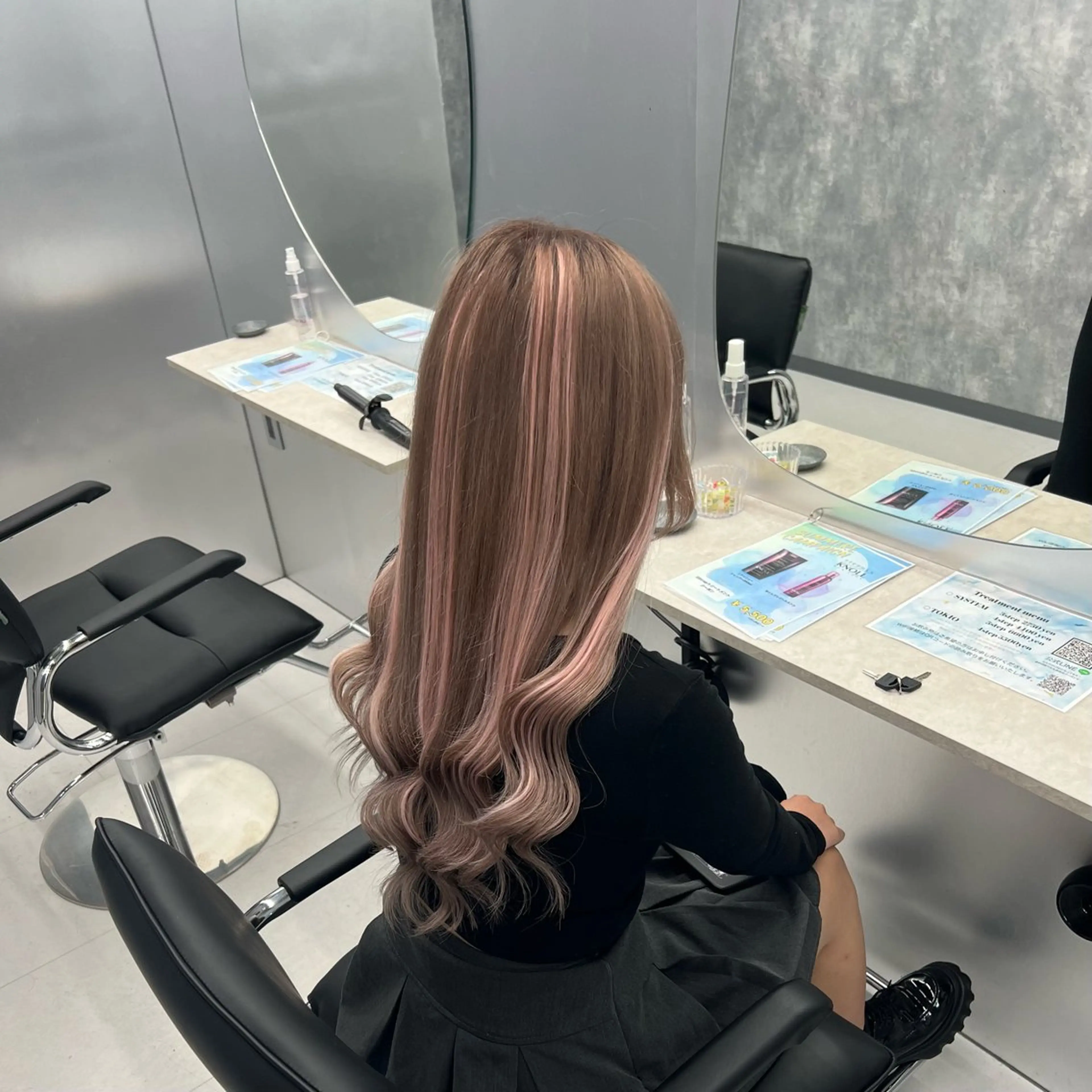 ロング カラー ヘアアレンジ カット ヘアカラー トリートメント エクステ ヘアセット 👑高評価多数エク ステ×ハイトーン唯澄のヘアスタイル