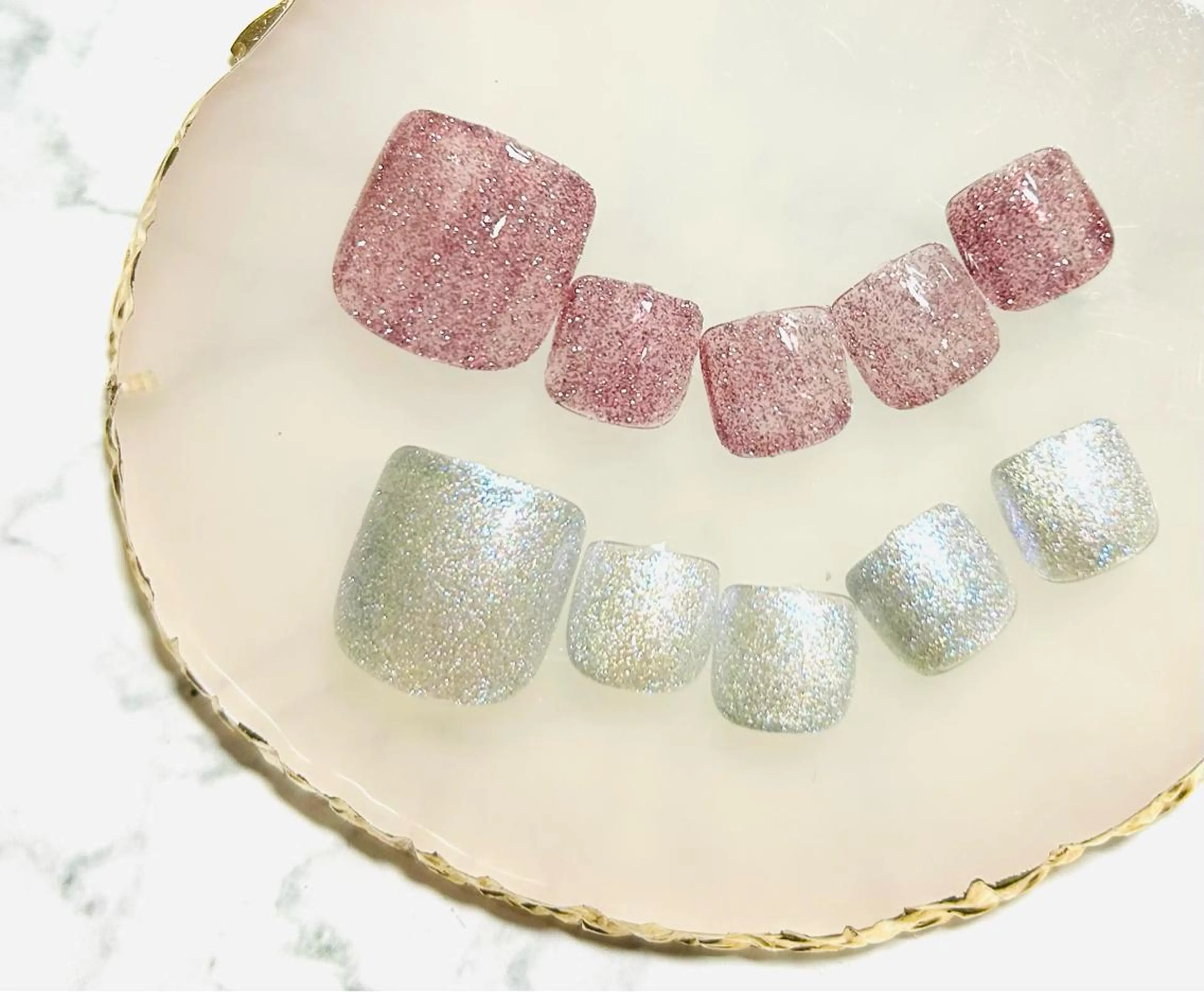 ネイル フラッシュネイル フットネイル フレンチネイル ラメ(グリッター) ラメグラデーション H3(エイチスリー)所属・H3 hitoのネイルデザイン