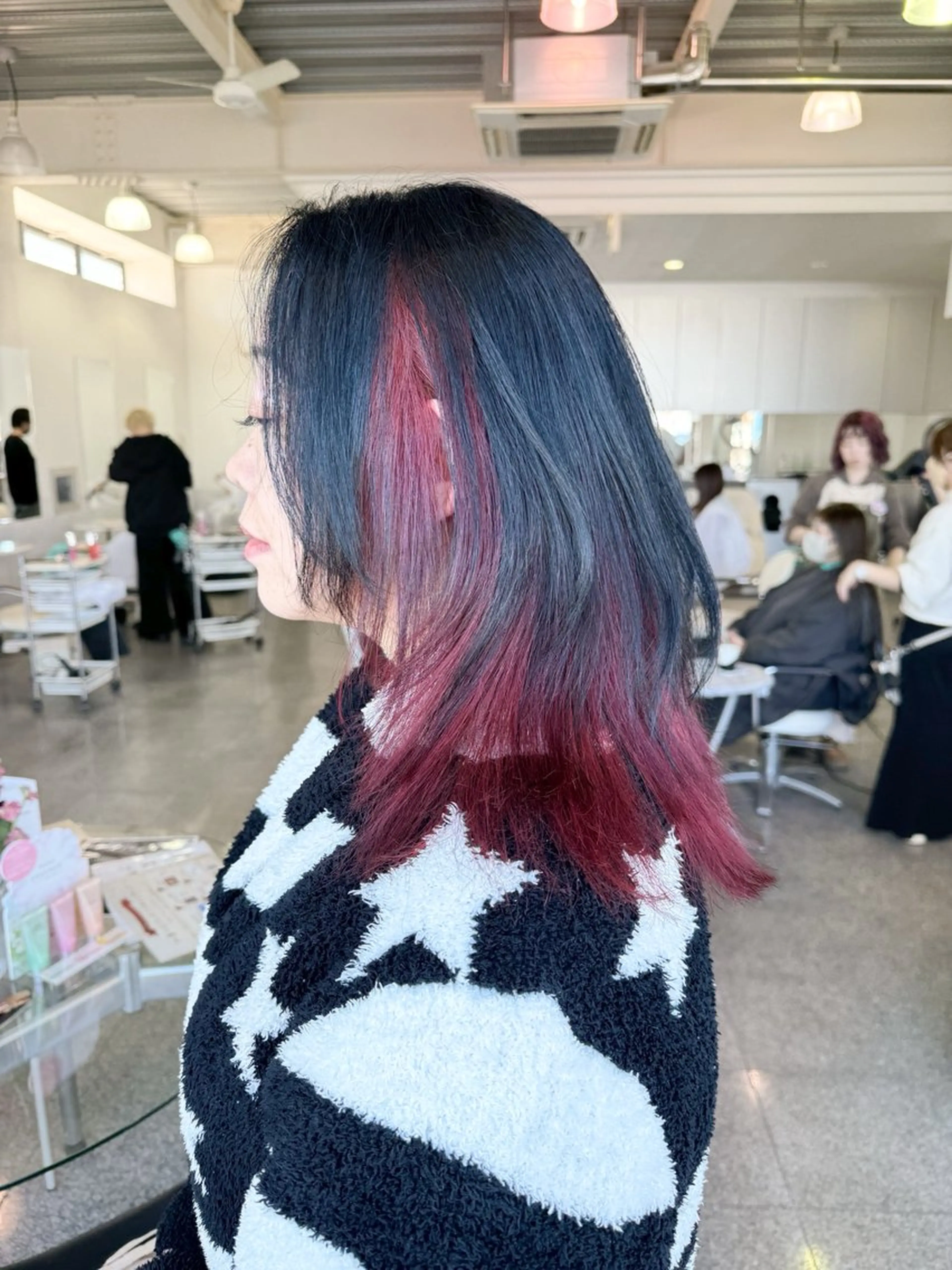 セミロング カラー 黒髪 レッドカラー カット ヘアカラー トリートメント 🫧ヒシダアキ /taboo🫧のヘアスタイル