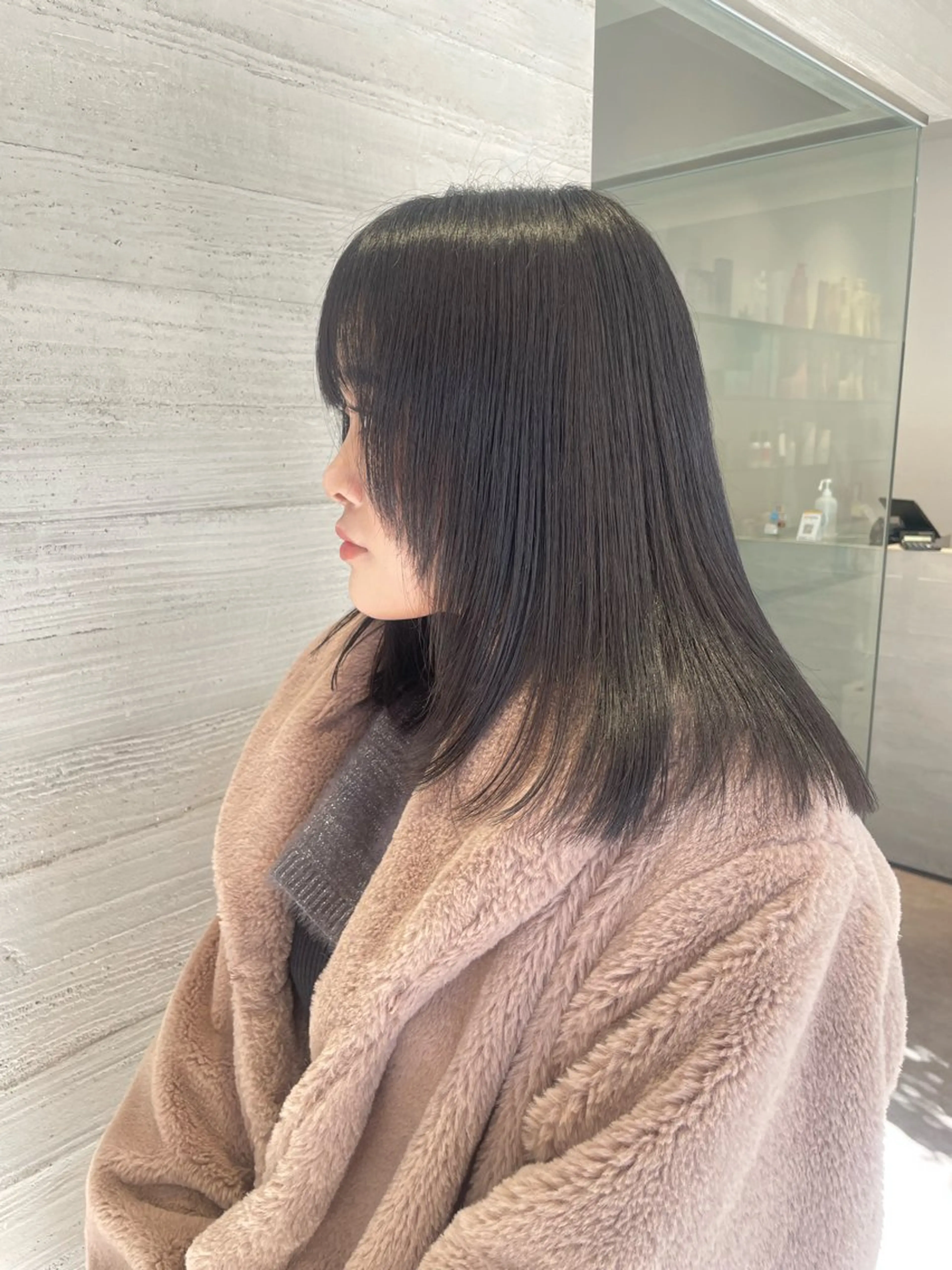 ミディアム 顔まわりレイヤー 姫カット レイヤーカット カット ヘアカラー NEST by chord （ネストバイコード）所属・🤍関根 朋香🤍のヘアスタイル