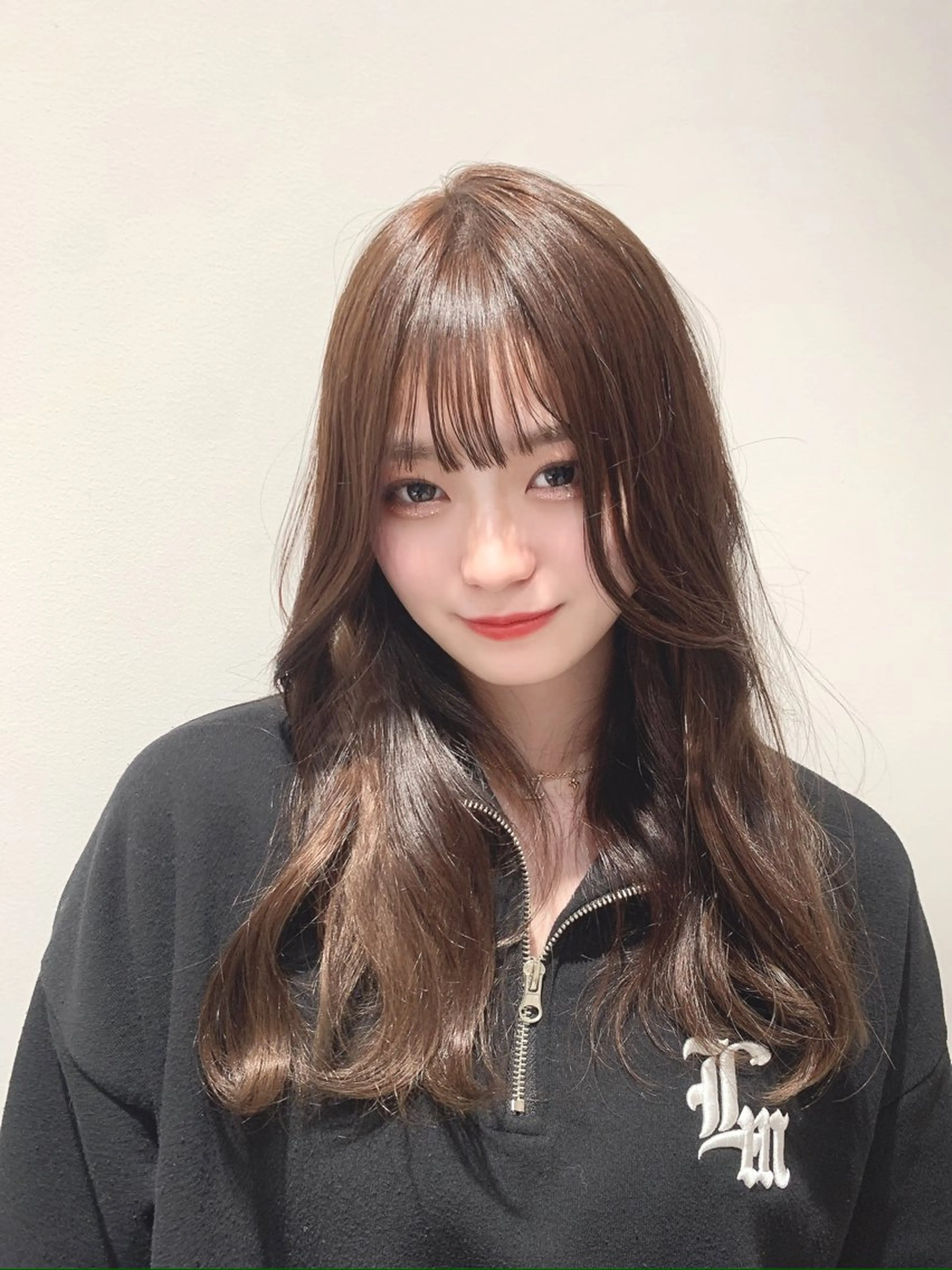 セミロング カラー アッシュ 透明感カラー カット ヘアカラー トリートメント ヘッドスパ ヘアセット 韓国ヘア/レイヤー/ 巻き髪/りょーとのヘアスタイル