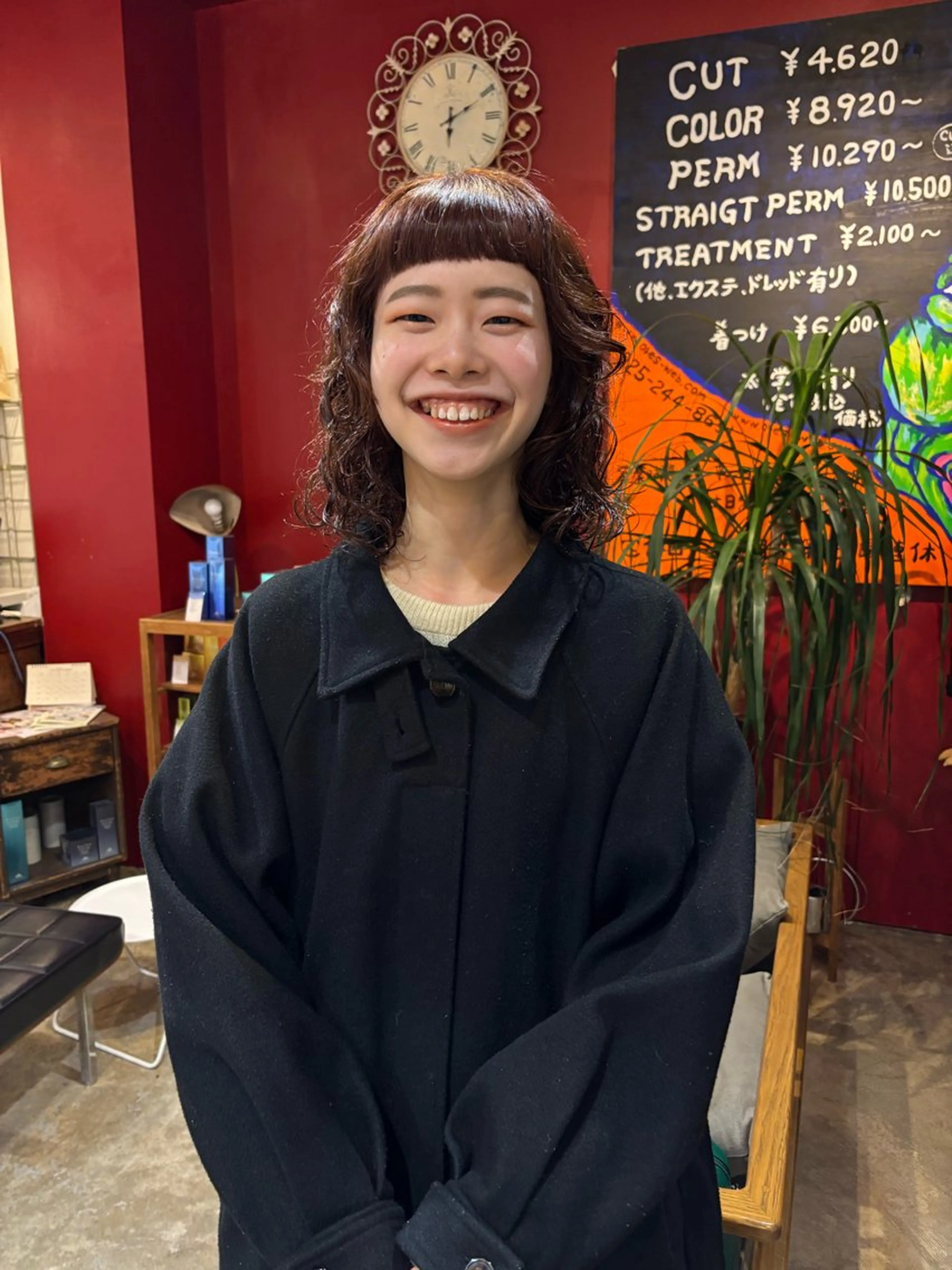 ミディアム カラー パーマ 小日向 沙織のヘアスタイル