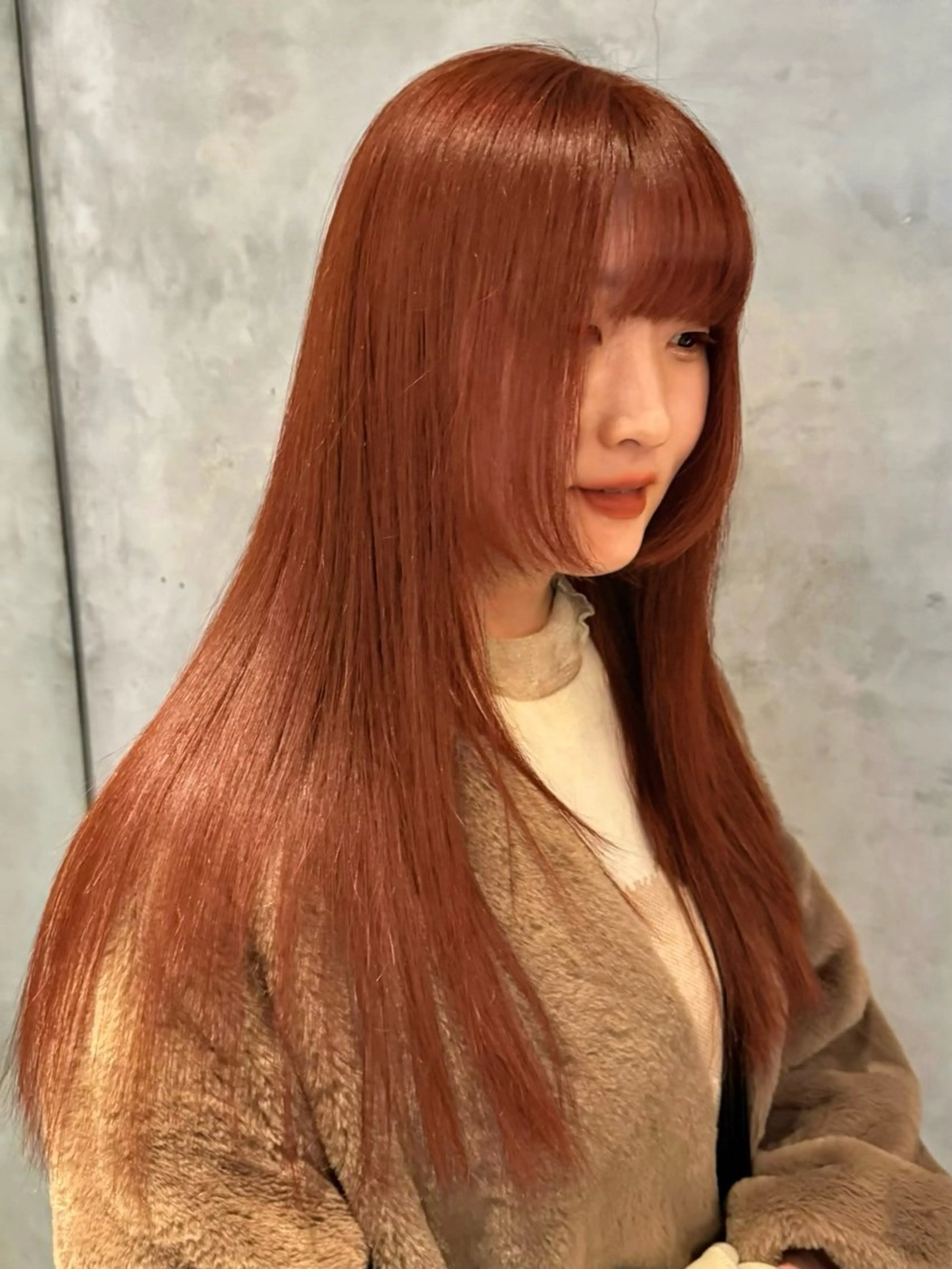 ミディアム カラー ヘアアレンジ ブリーチ ダブルカラー ブリーチなしカラー オレンジ 暖色ダブルカラーボブ レイヤー🌈AINAのヘアスタイル
