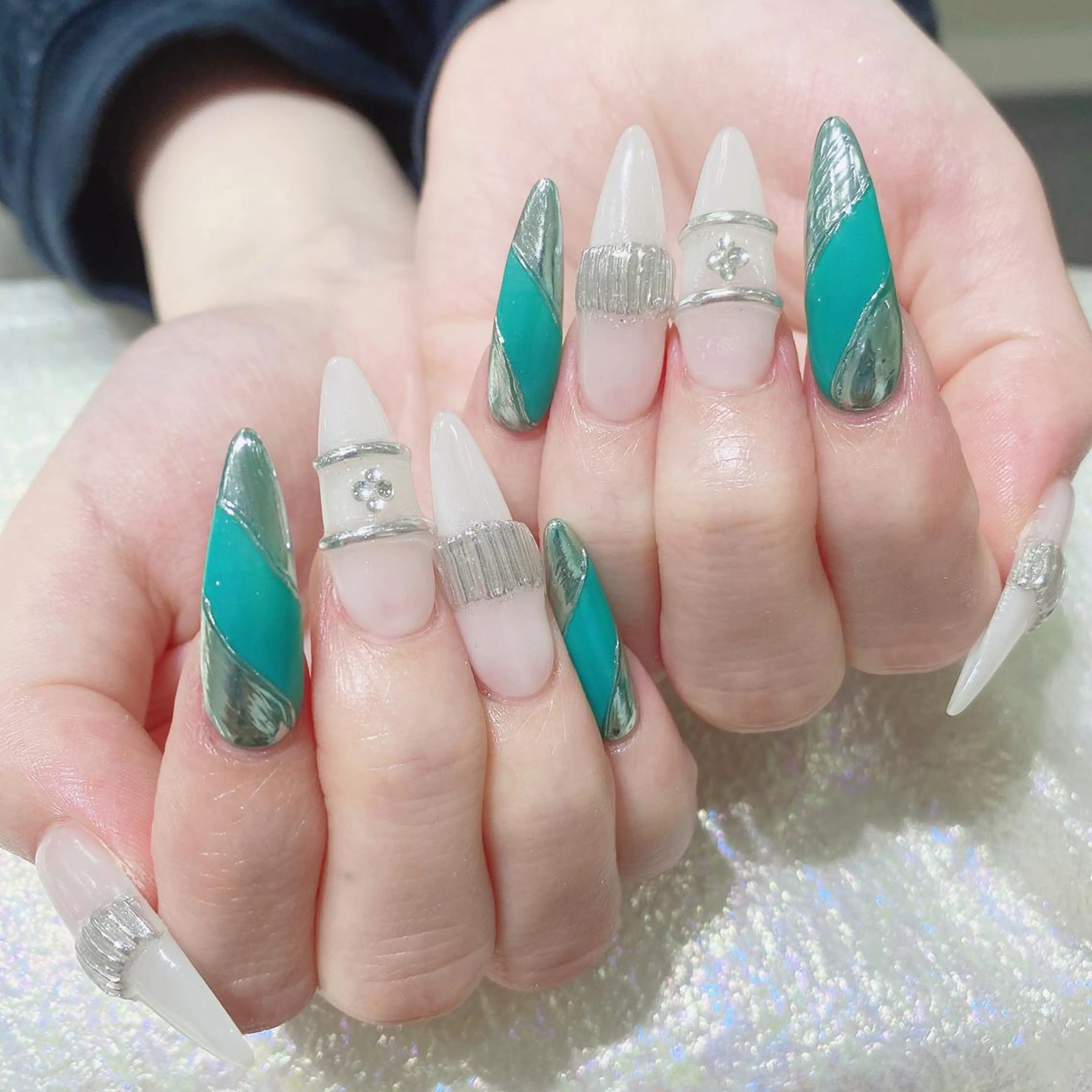 ネイル ハンドネイル Queens momoのネイルデザイン