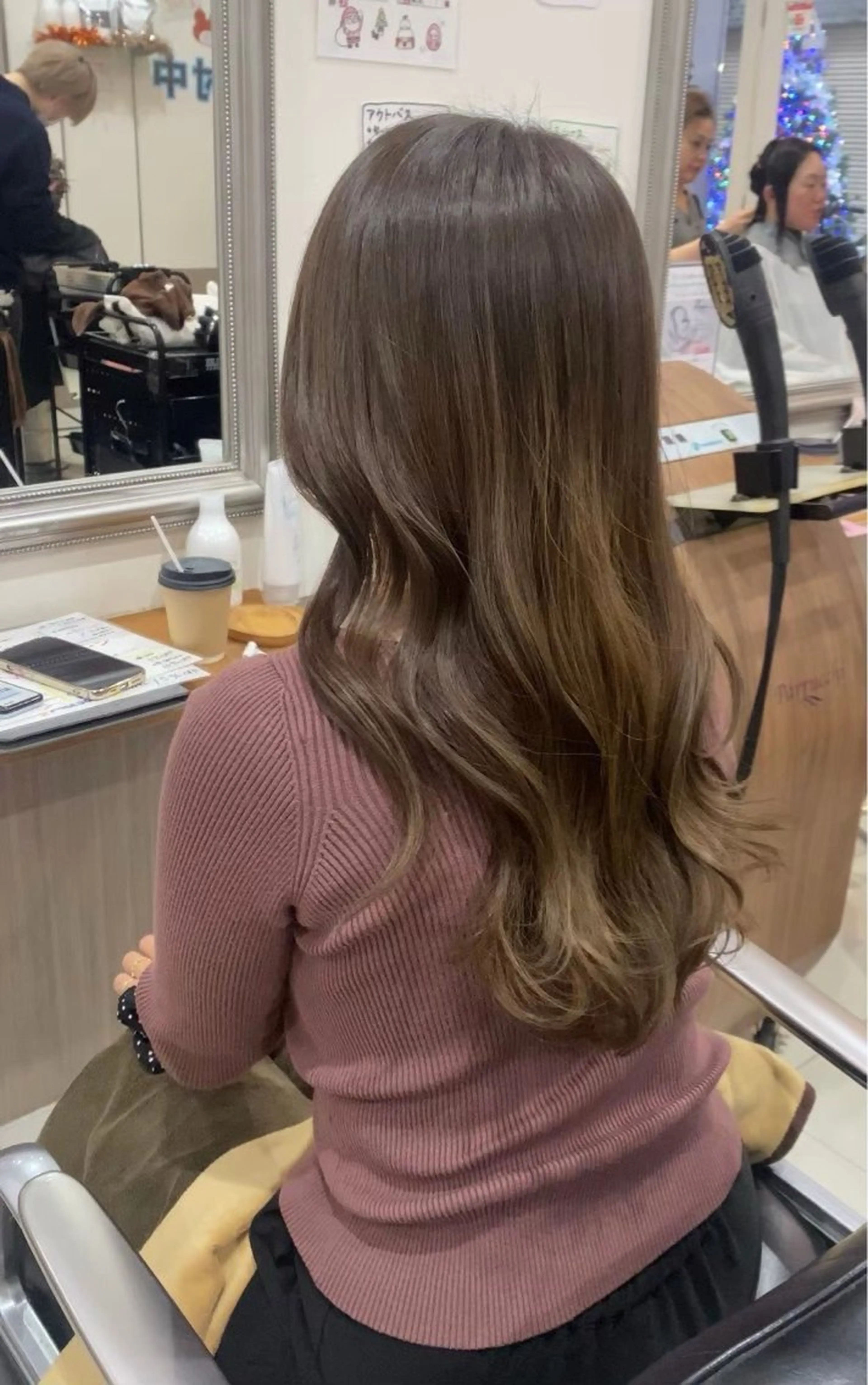 ロング カラー 生尾 虹水のヘアスタイル