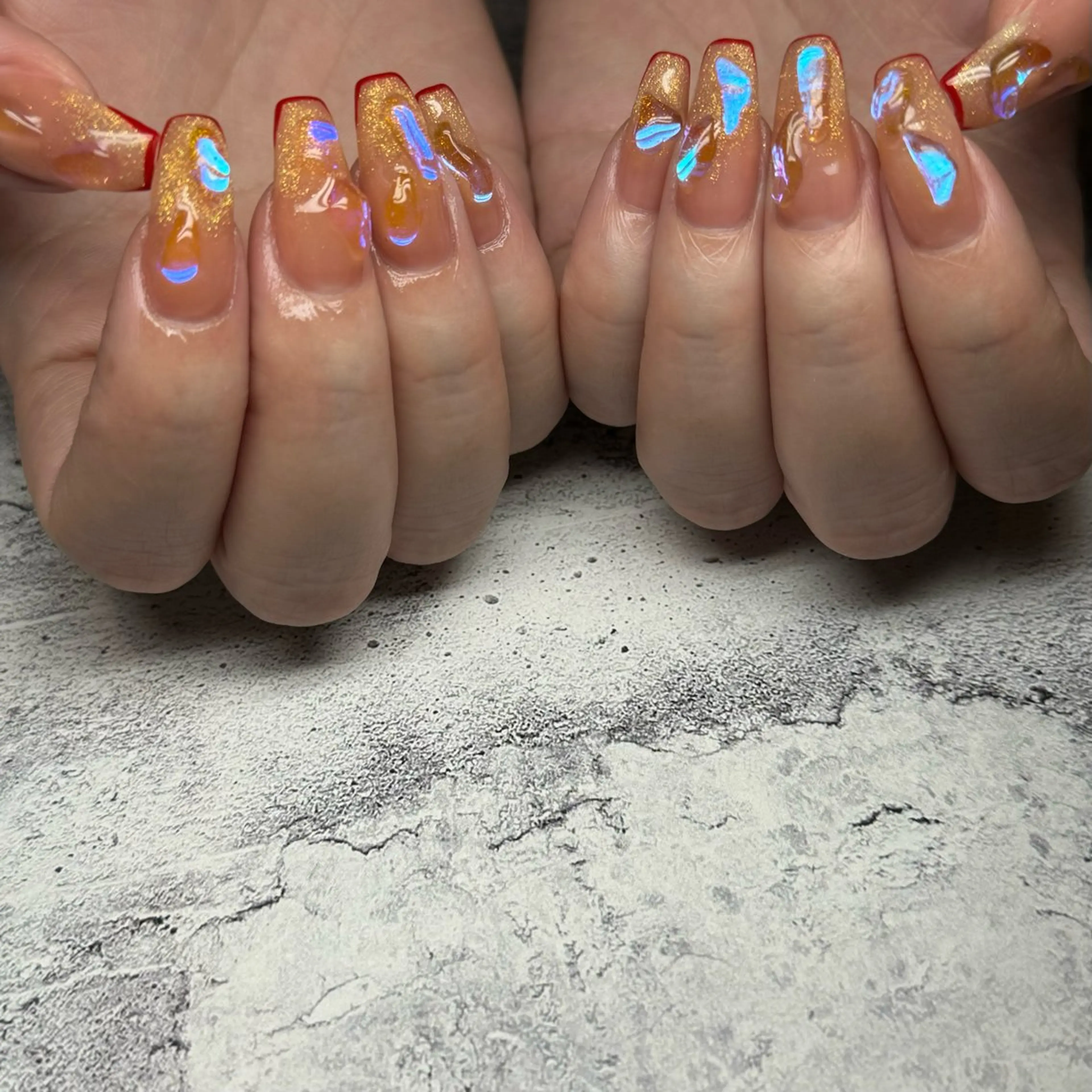 ネイル フレンチネイル ラメ(グリッター) ラメグラデーション ハンドネイル 𝐫𝐚𝐢 𝐧𝐚𝐢𝐥のネイルデザイン