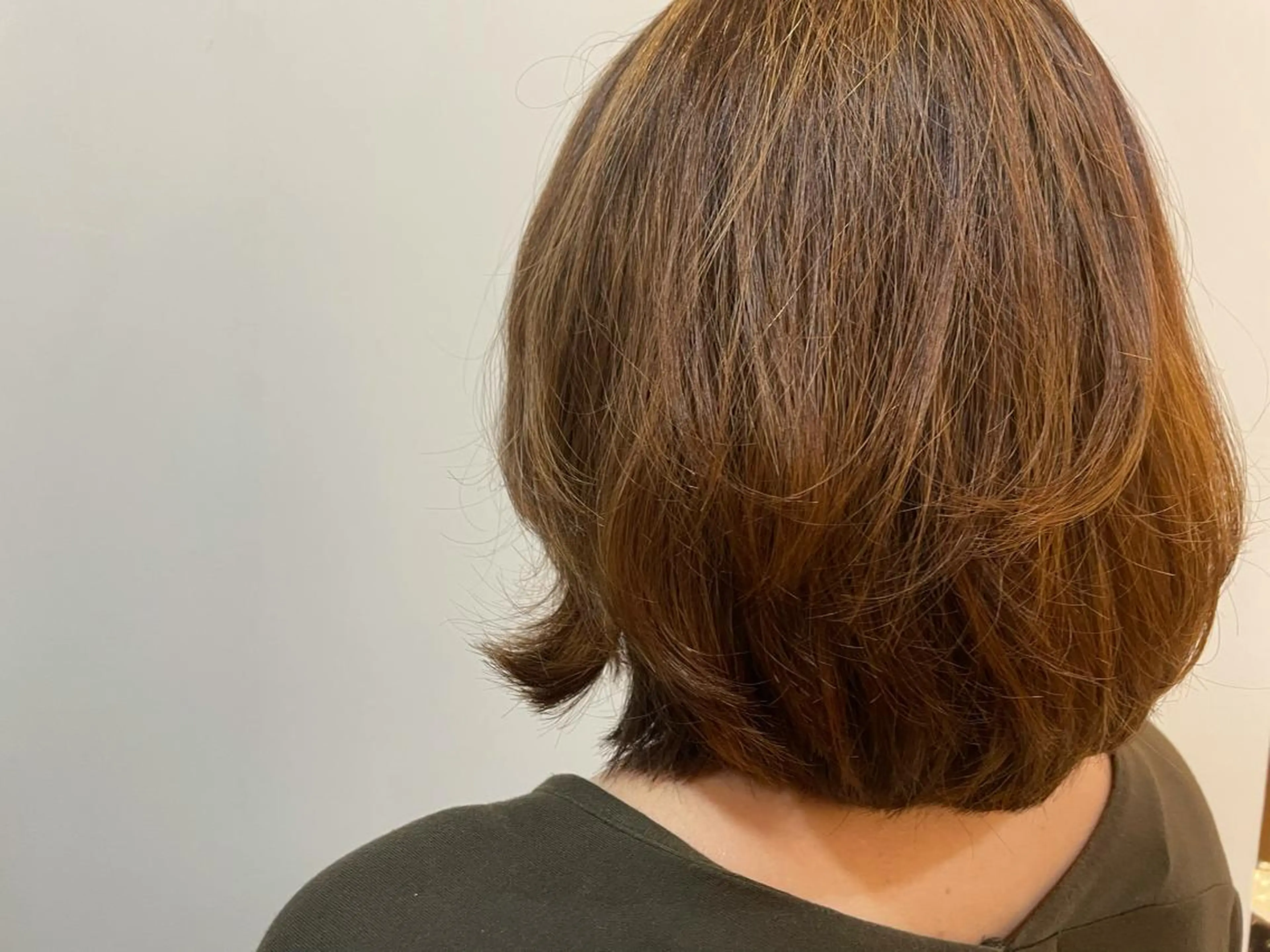 カラー ハイライトカラー 奧村 真奈のヘアスタイル
