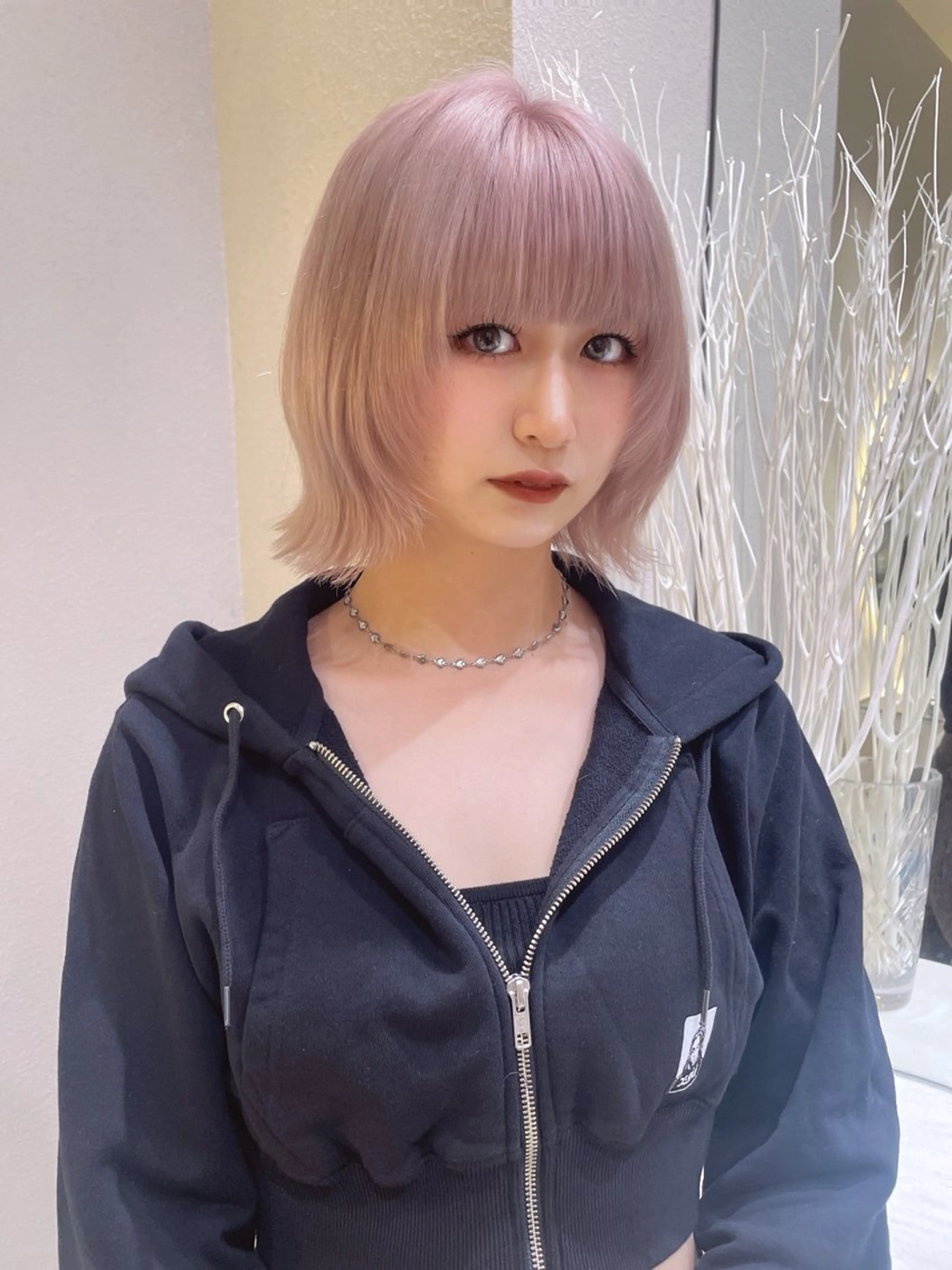 ショート ヘアカラー ハイトーンカラー🌟 🎠KANON🎡のヘアスタイル
