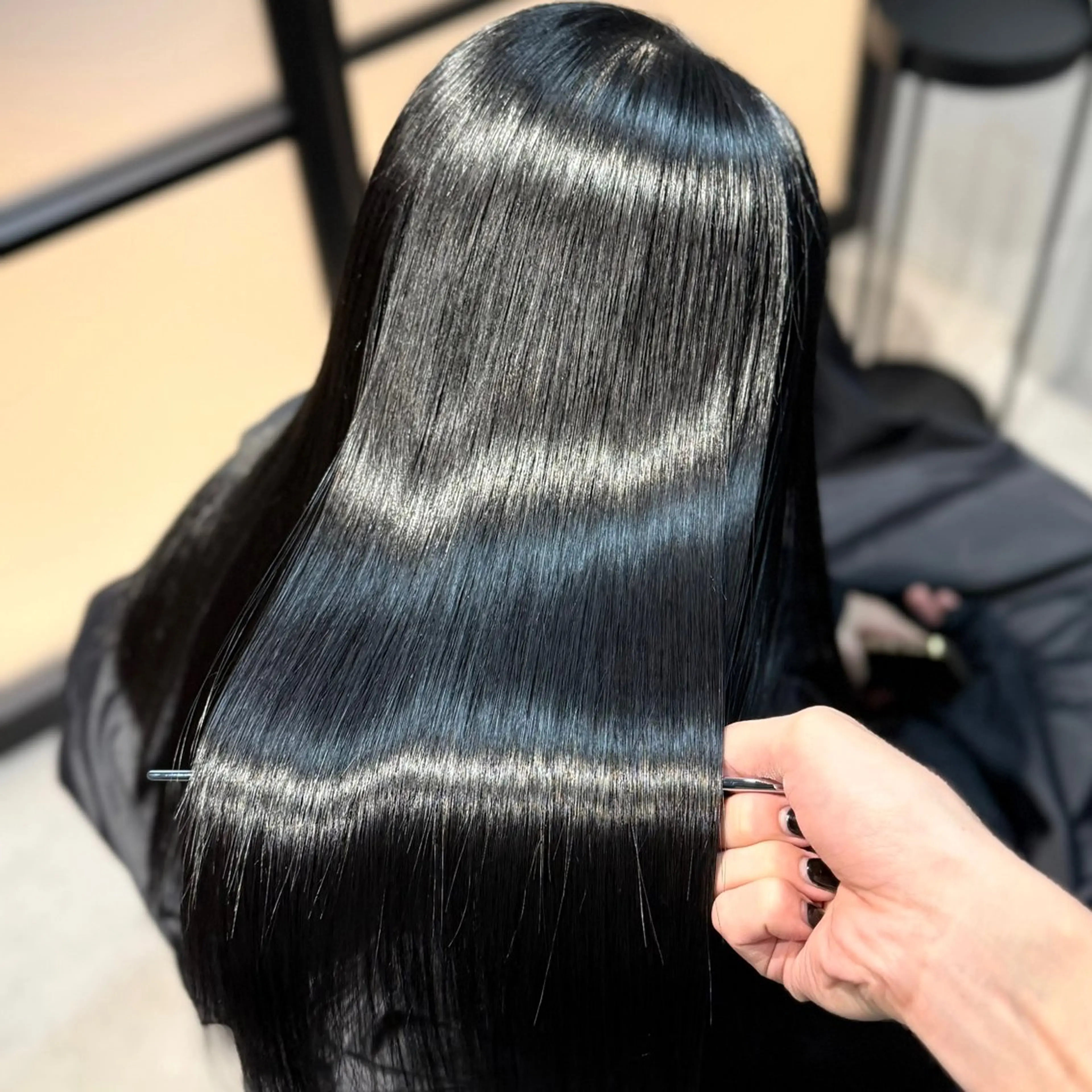 ロング カラー 黒髪 透明感カラー グレージュ オリーブカラー 髪質改善 ヘアカラー トリートメント ブリーチなし Ⅰ 髪質改善カラーのヘアスタイル