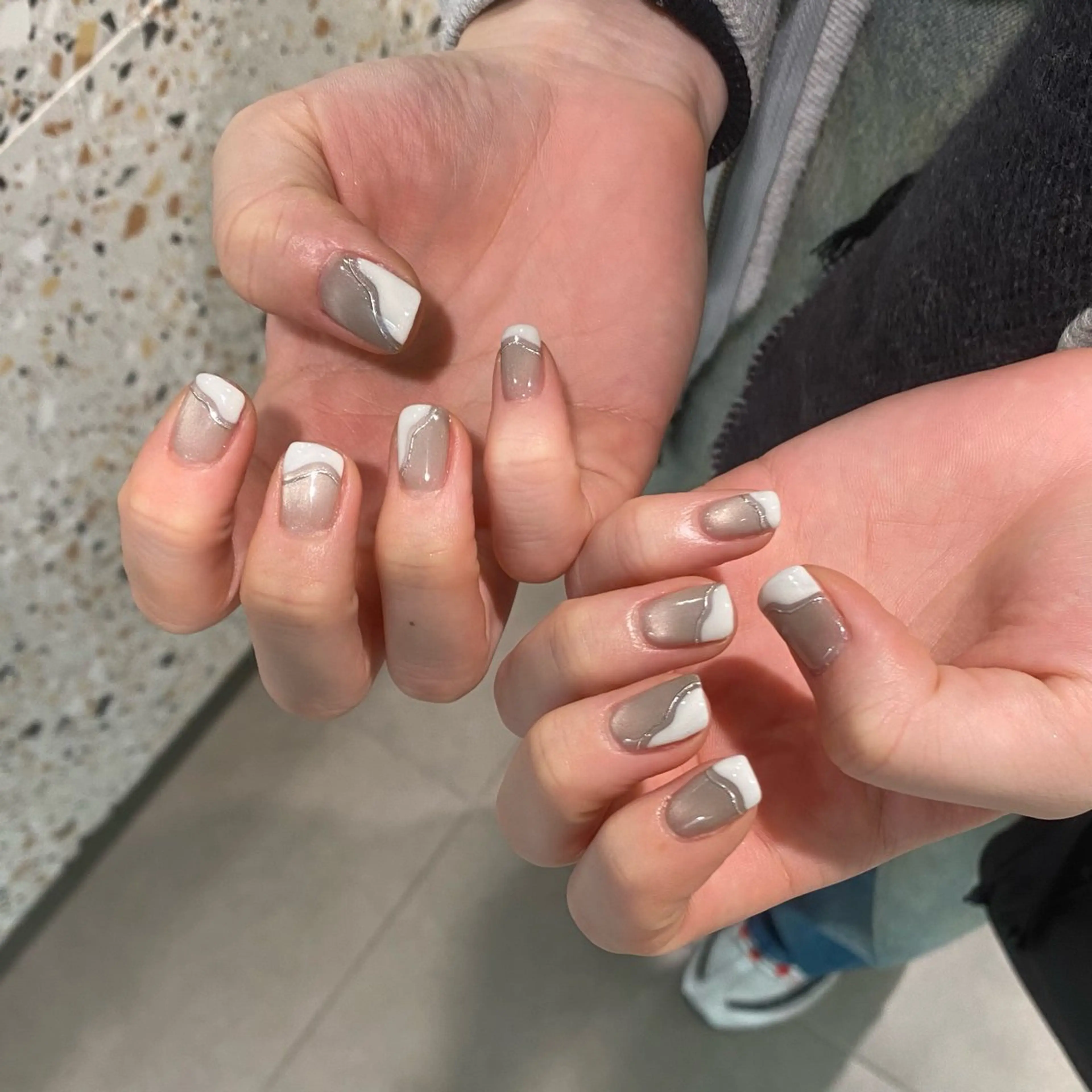 ネイル フレンチネイル ハンドネイル WAVY airiのネイルデザイン