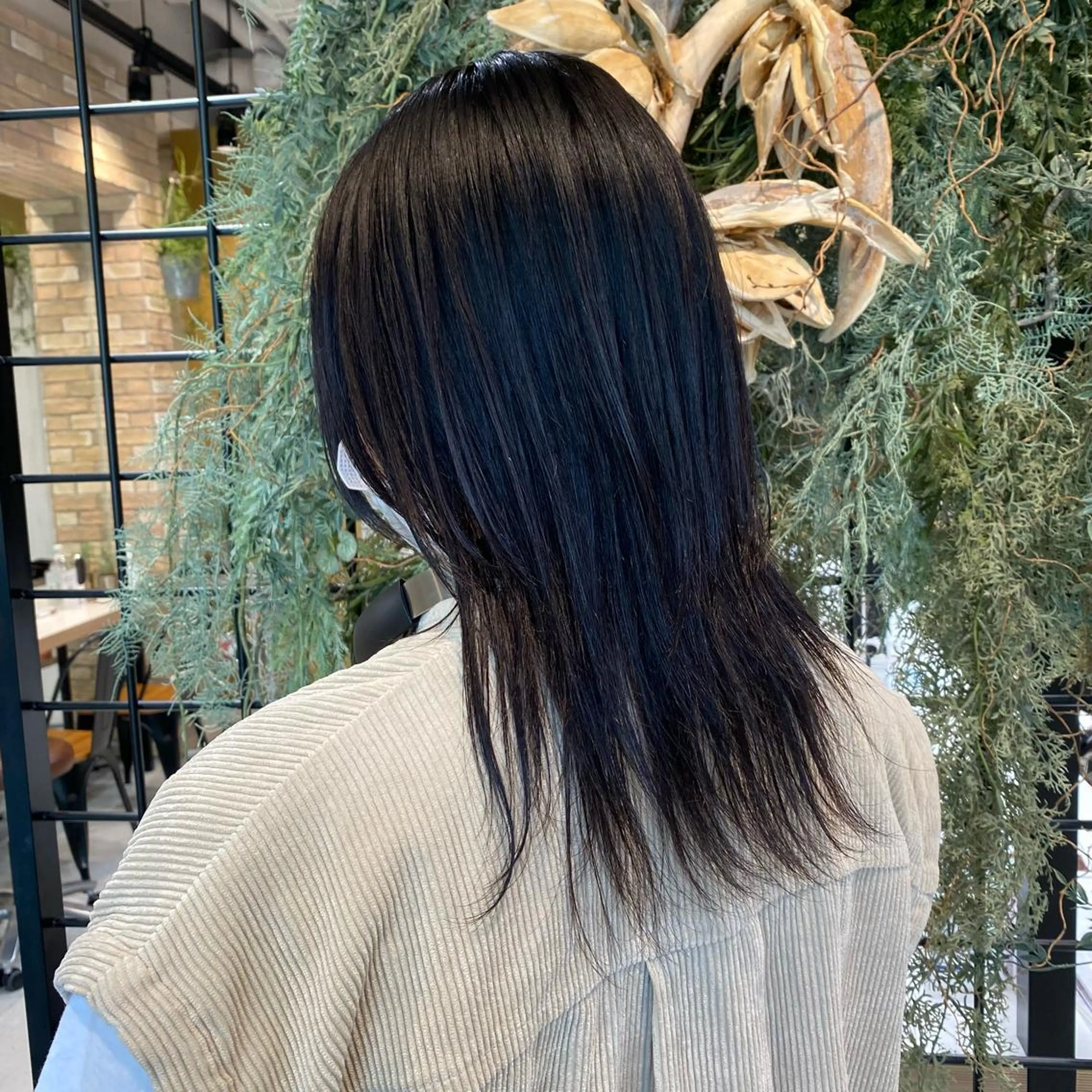 セミロング カット ウルフ.クロスパーマ 🖤RYOKAのヘアスタイル