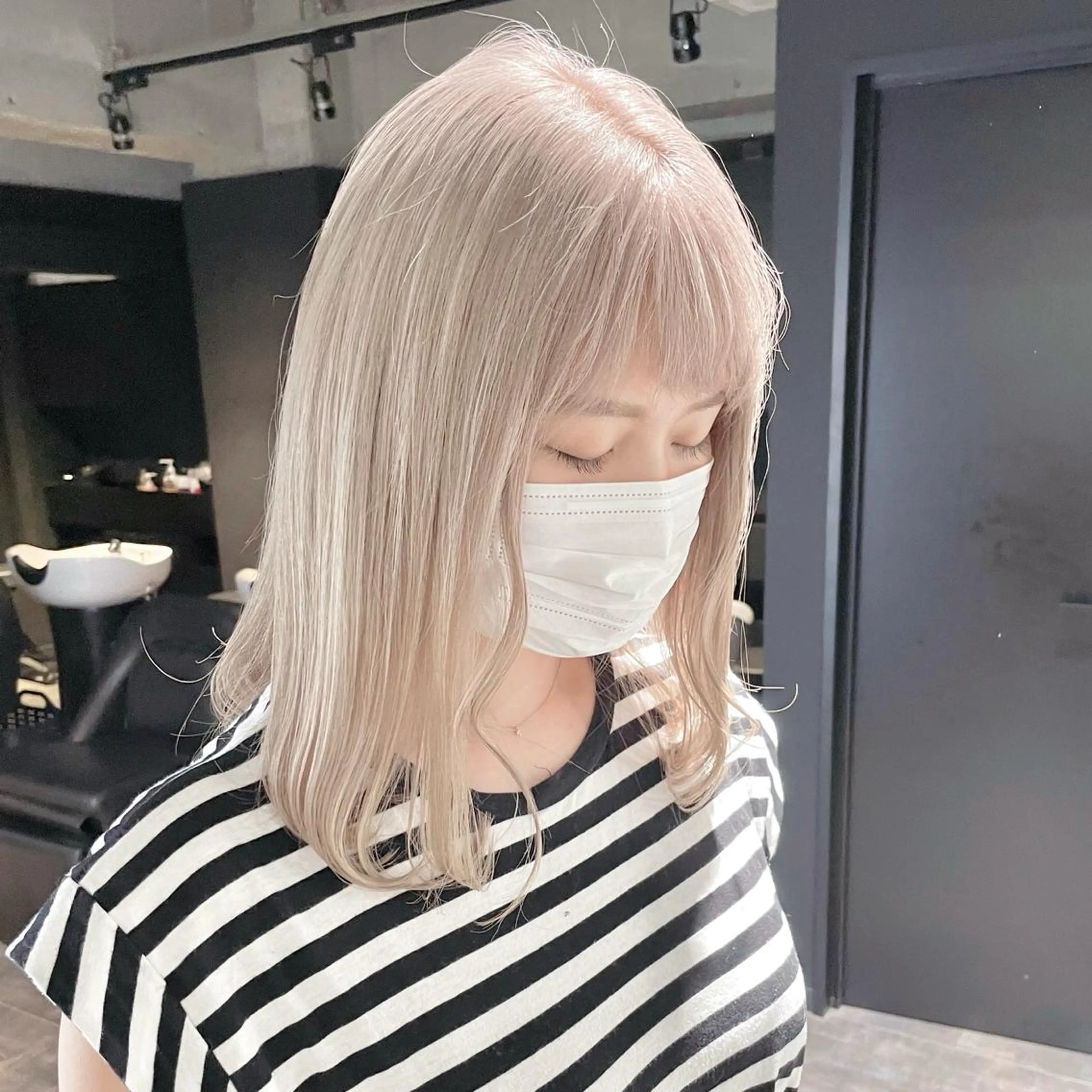 セミロング カラー ブロンド ホワイトブロンド ヘアカラー トリートメント LINDO TOKYO所属・✨ハイトーン✨ 濱田知孝のヘアスタイル