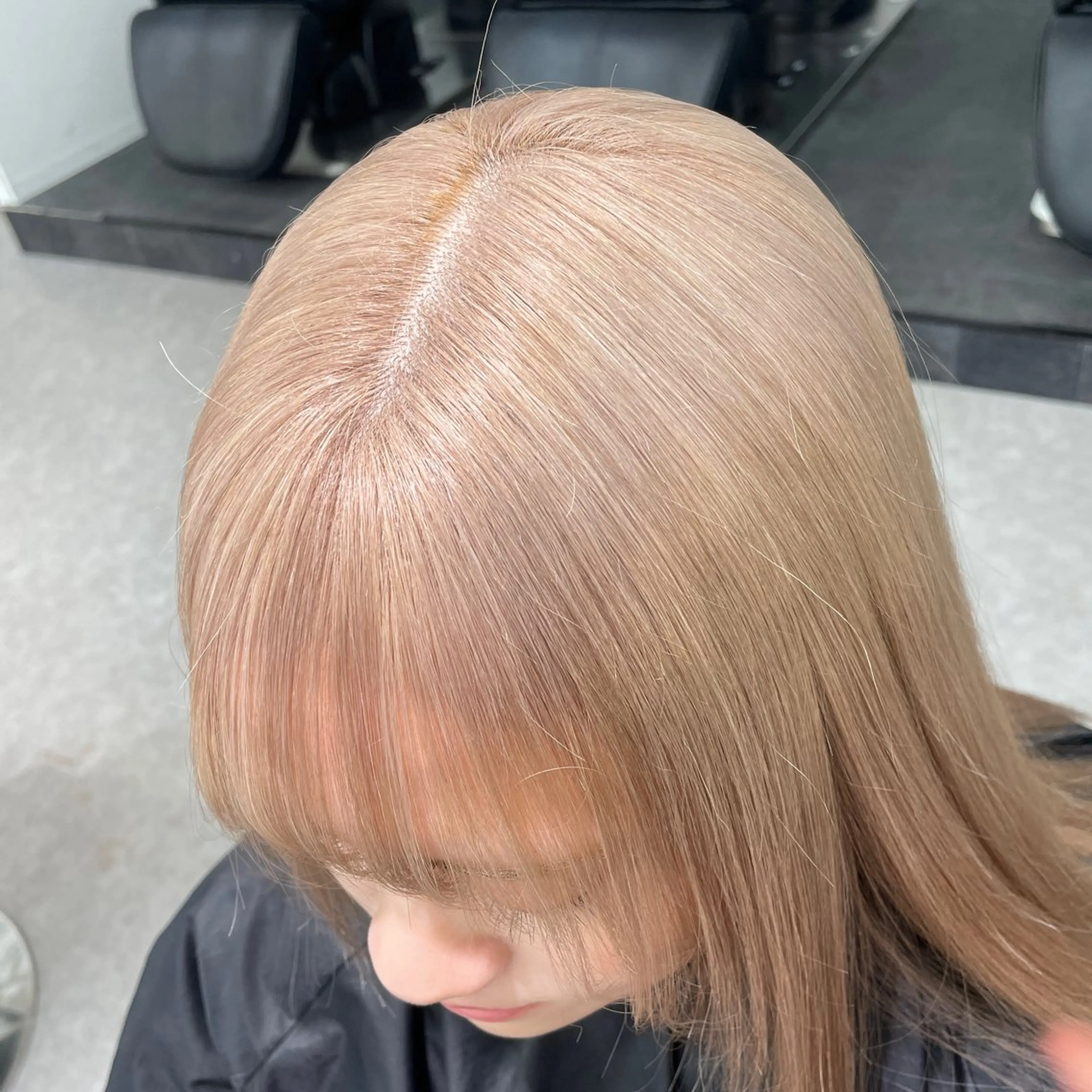 セミロング カラー ベージュカラー ミルクティーベージュ ヘアカラー ハイトーン/韓国ヘア 🎀momo🎀のヘアスタイル
