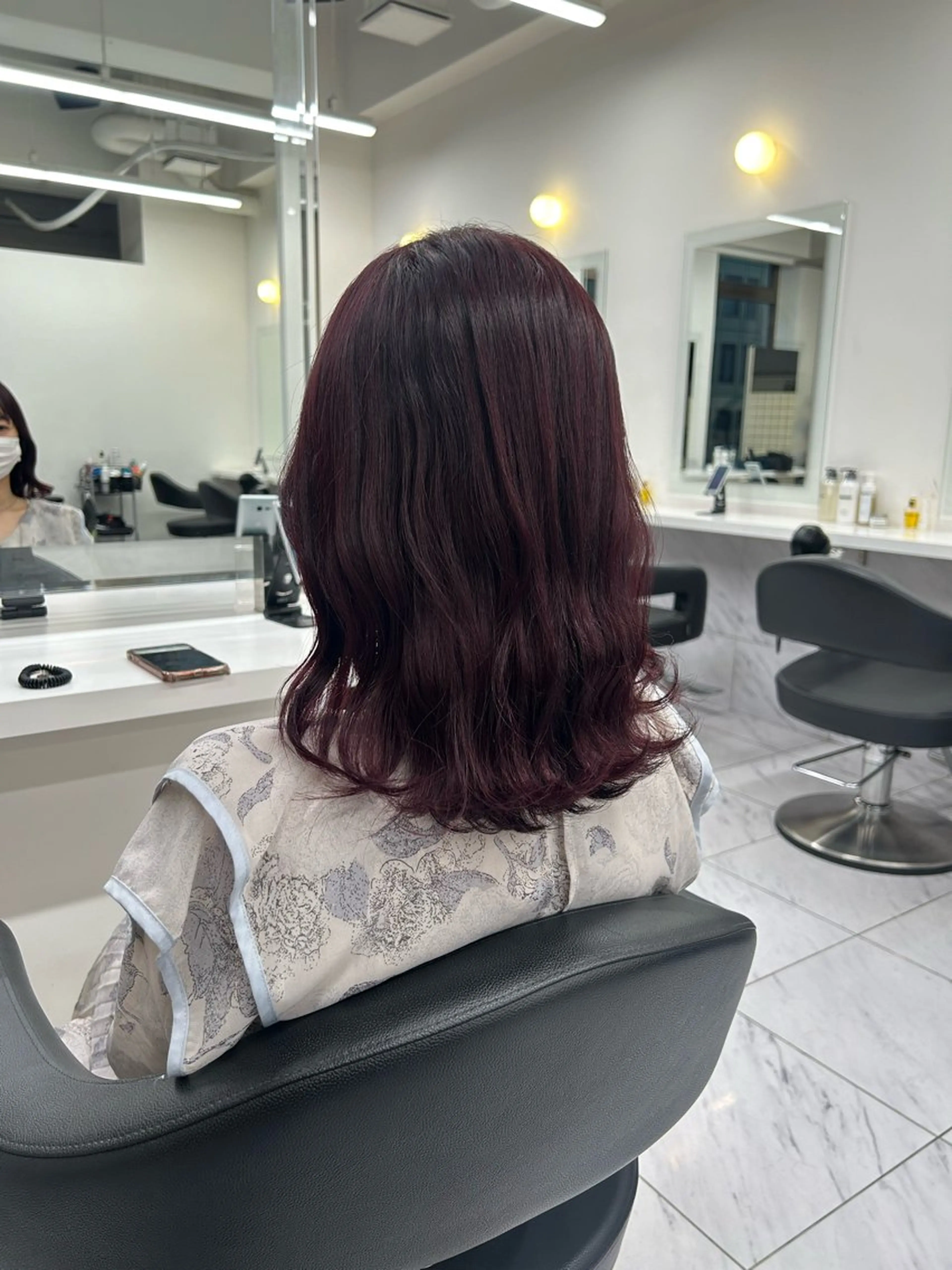 カラー ベージュ／ピンク【く すみカラー】レイヤーのヘアスタイル