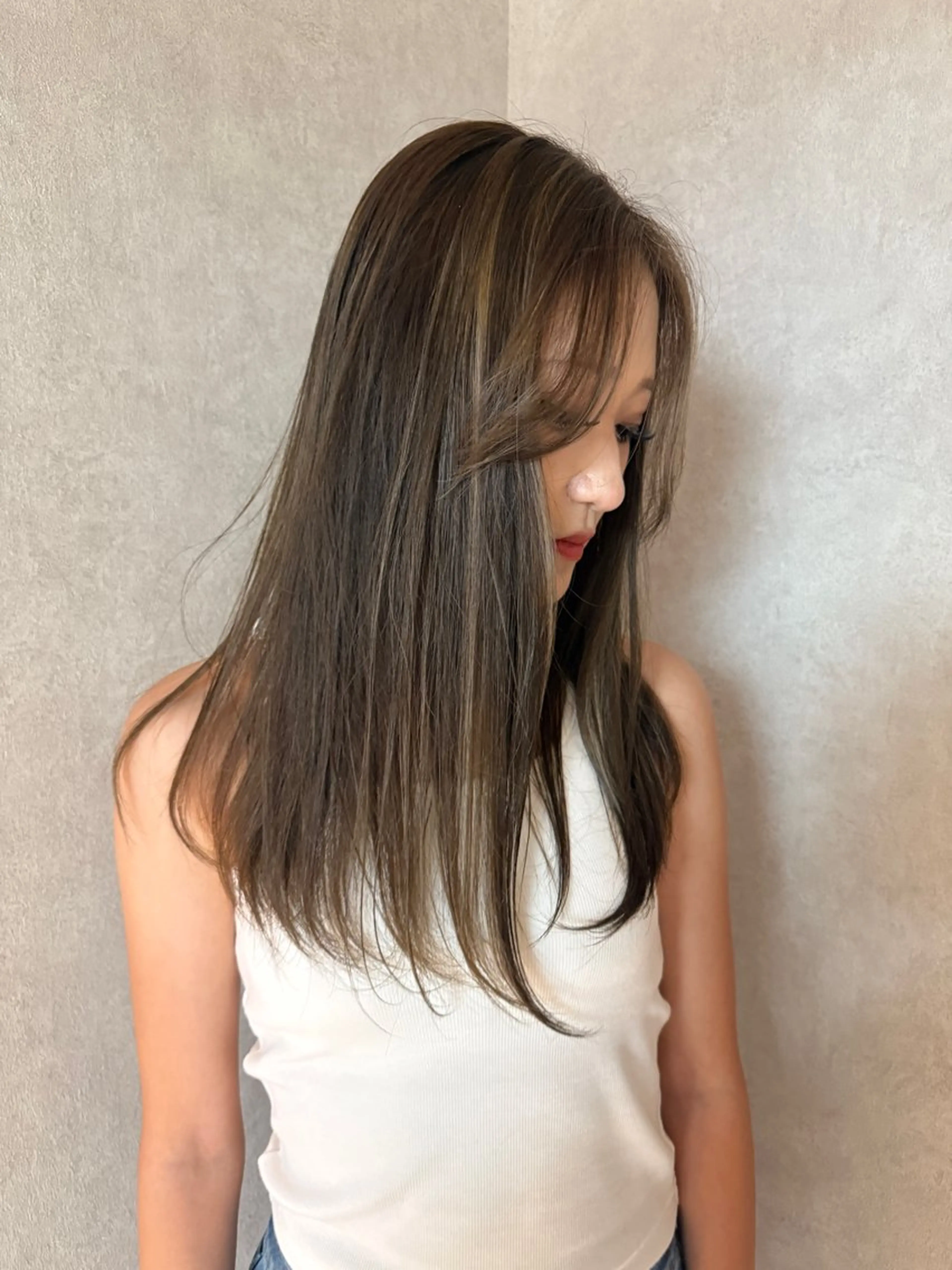 セミロング カラー ハイライトカラー ハイライト ヘアカラー りほな🍑ハイライト /栄/デザインカラーのヘアスタイル