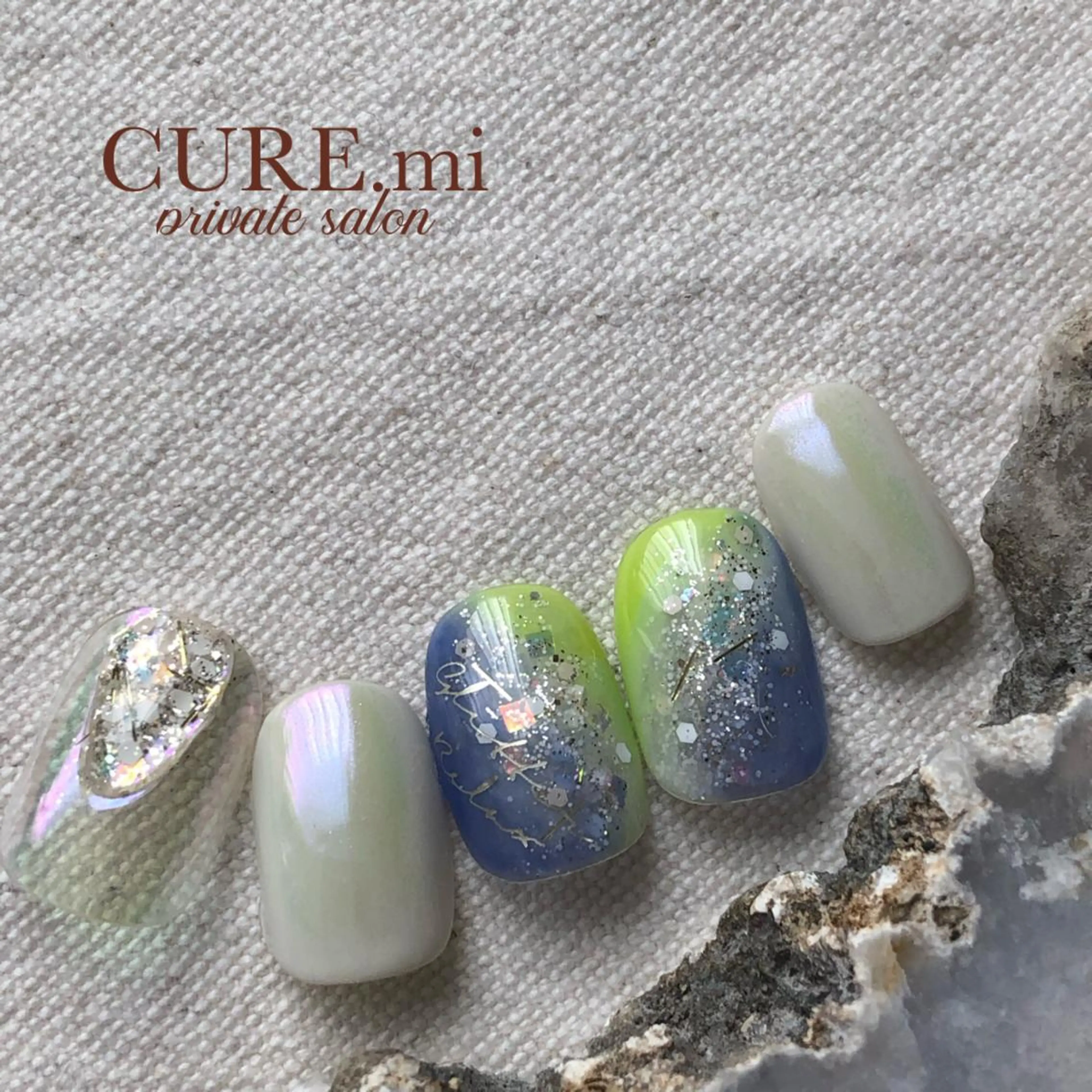 ネイル オーロラネイル ニュアンスネイル ハンドネイル ハンドケア CURE.mi所属・伊藤 美香のネイルデザイン