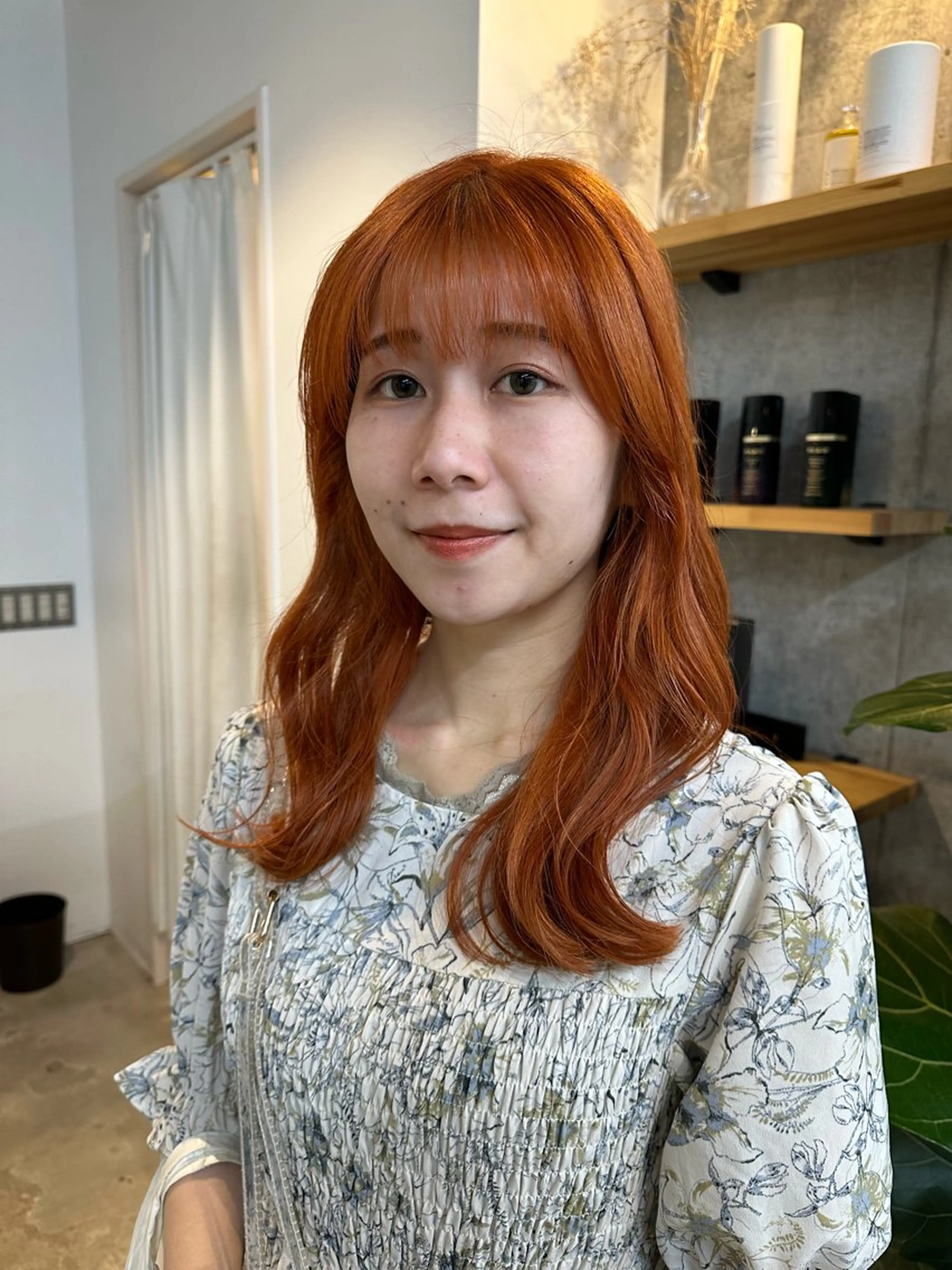 ミディアム カラー yuika .のヘアスタイル