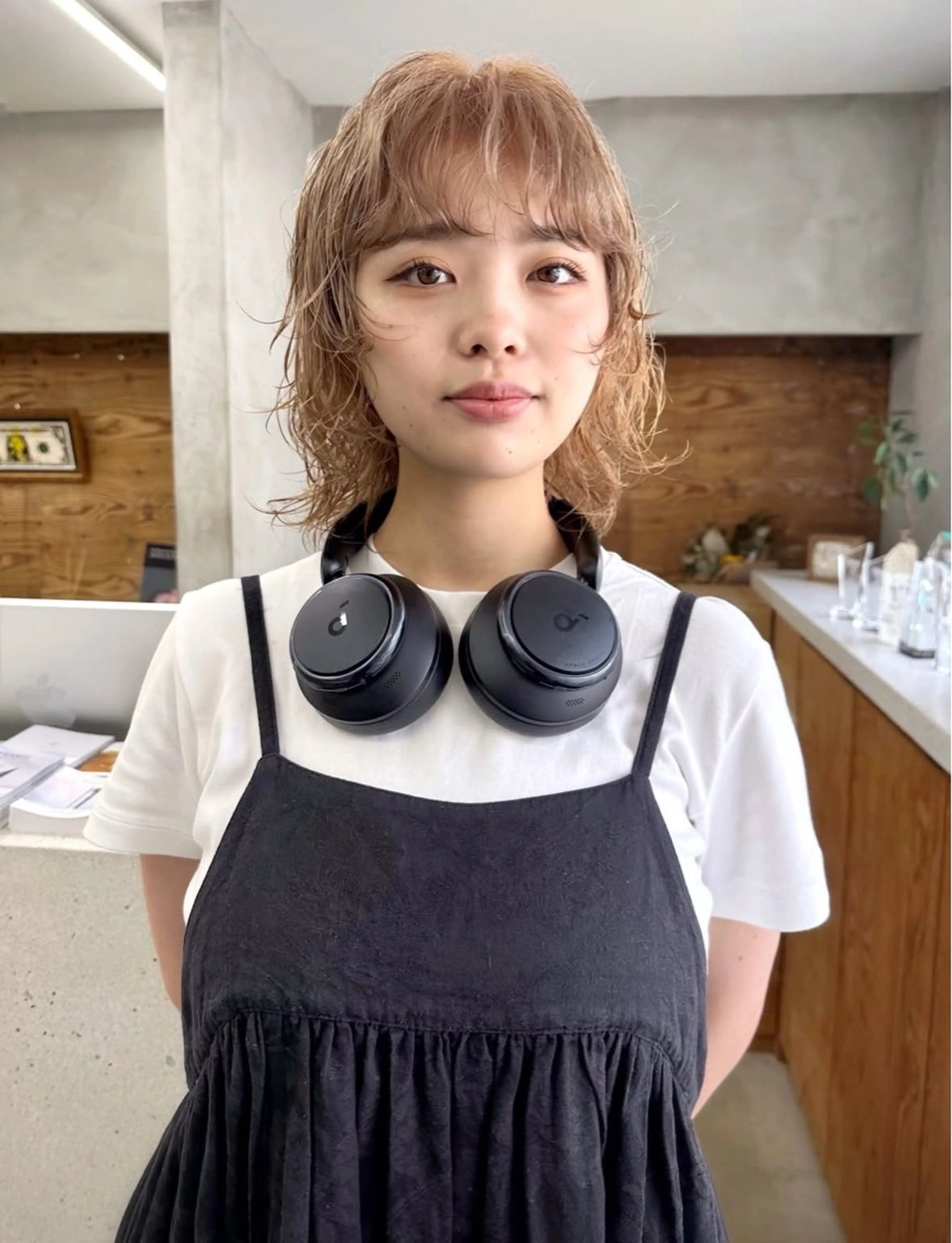 ミディアム カラー ミディアムパーマ ベージュカラー くせ毛 カット ヘアカラー 榛地 渉馬のヘアスタイル
