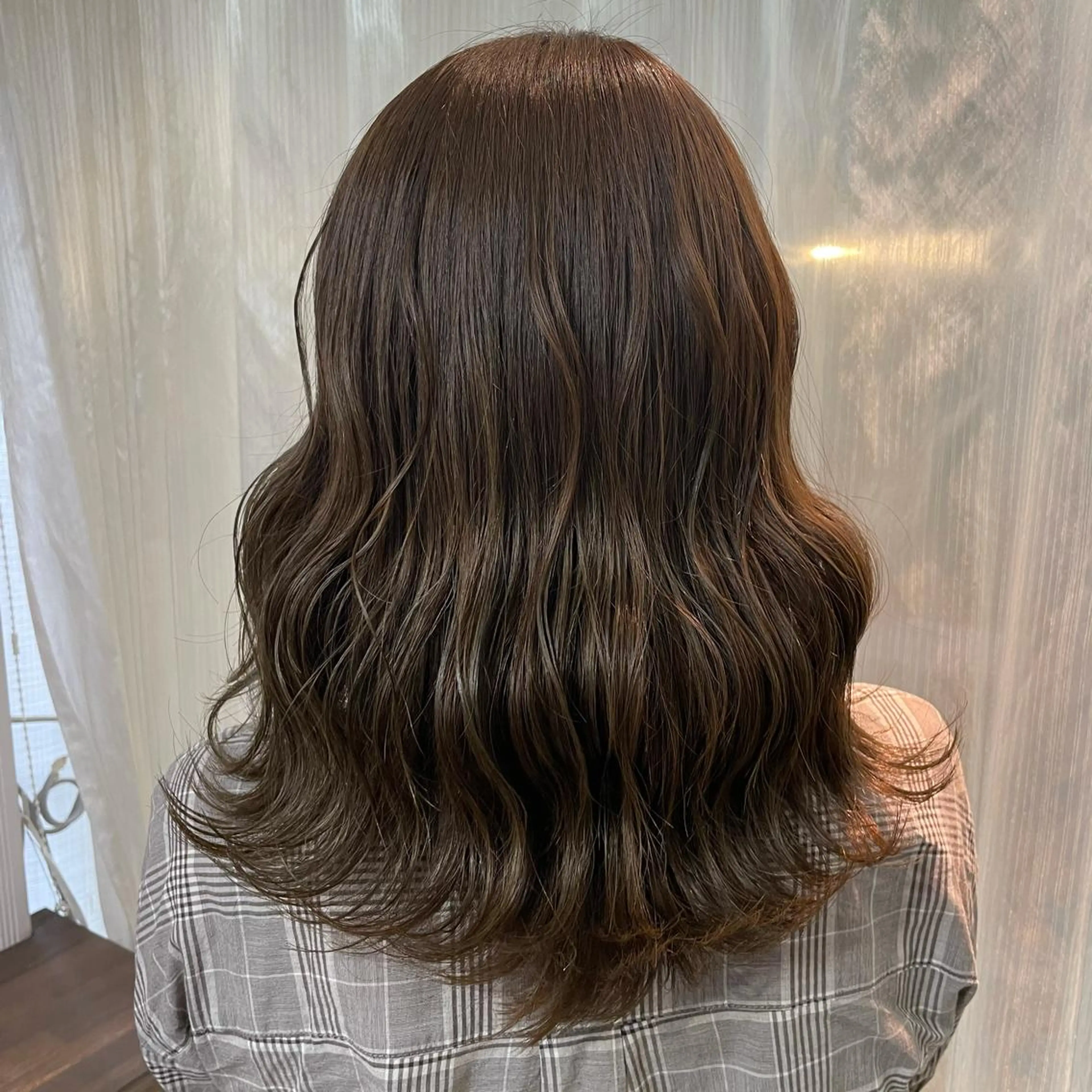セミロング アッシュ 近藤 楓花のヘアスタイル