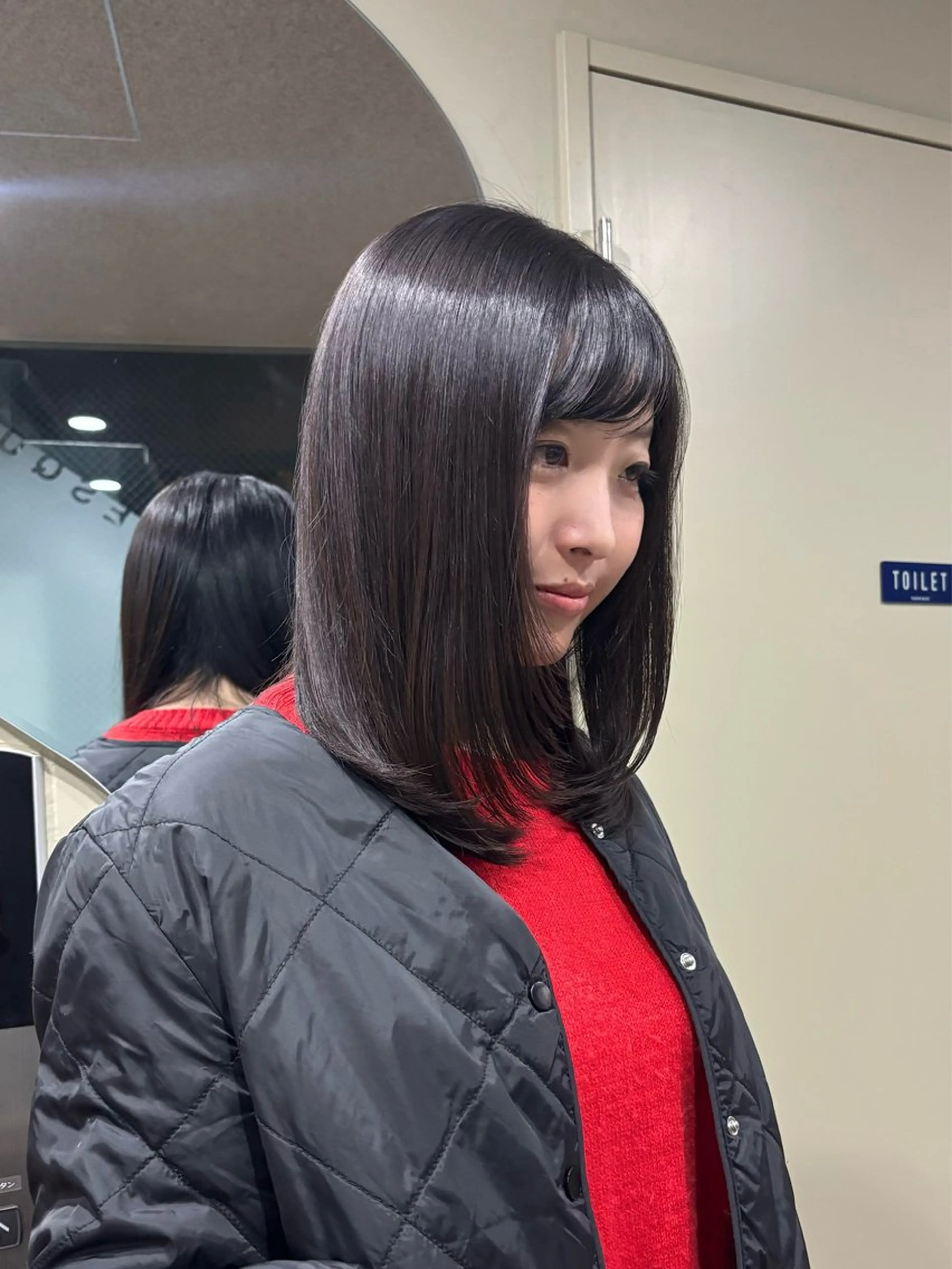 ミディアム レイヤーカット ESQUISSE 堀合 駿輔のヘアスタイル