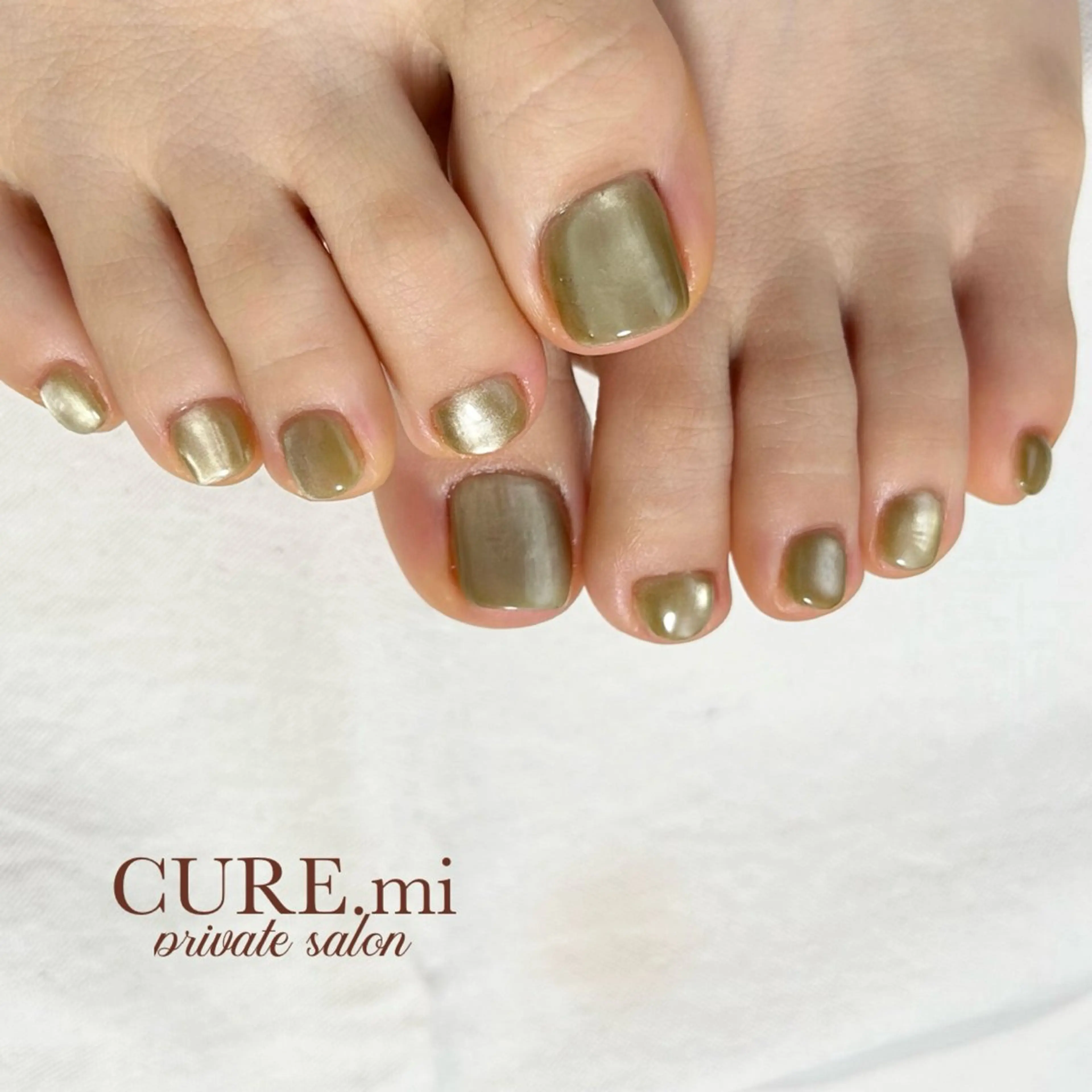 ネイル フットネイル キラキラネイル マグネットネイル フットネイル CURE.mi所属・伊藤 美香のネイルデザイン