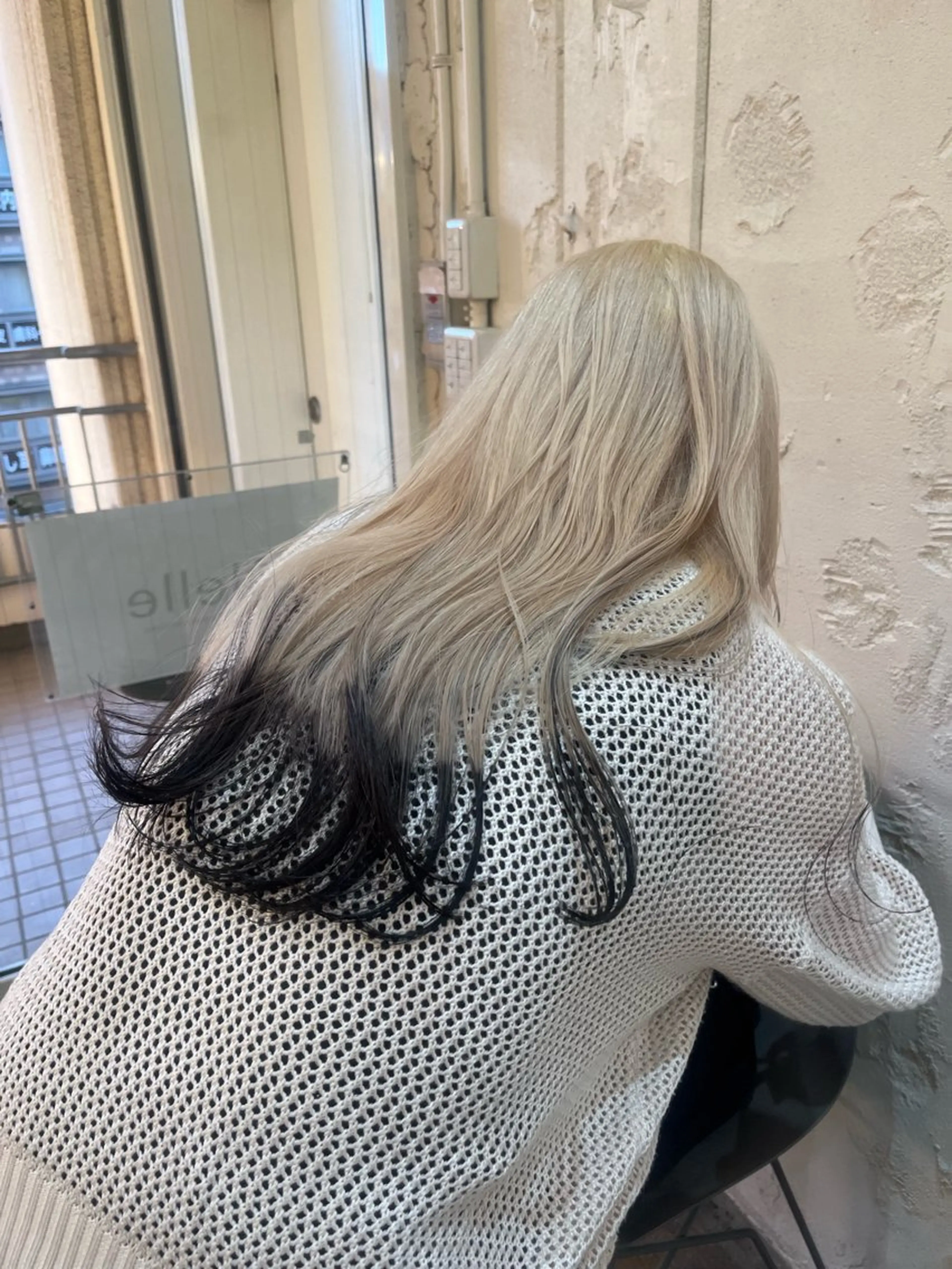 ロング カラー ブロンド デザインカラー ホワイトブロンド ハイトーン🦢 Natsumiのヘアスタイル