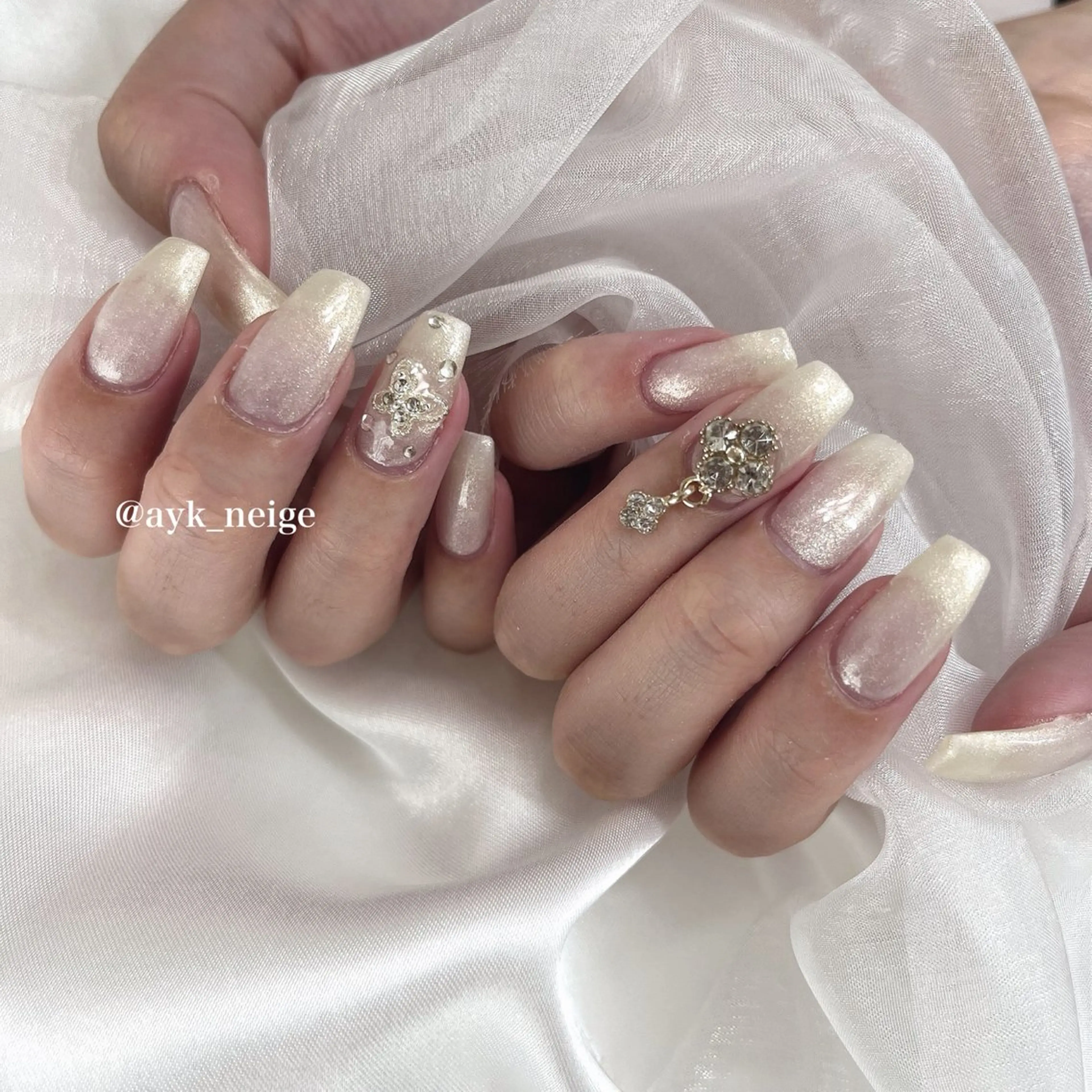 ネイル フットネイル フレンチネイル キラキラネイル 韓国ネイル マグネットネイル n'eige nail所属・大谷 綾香のネイルデザイン