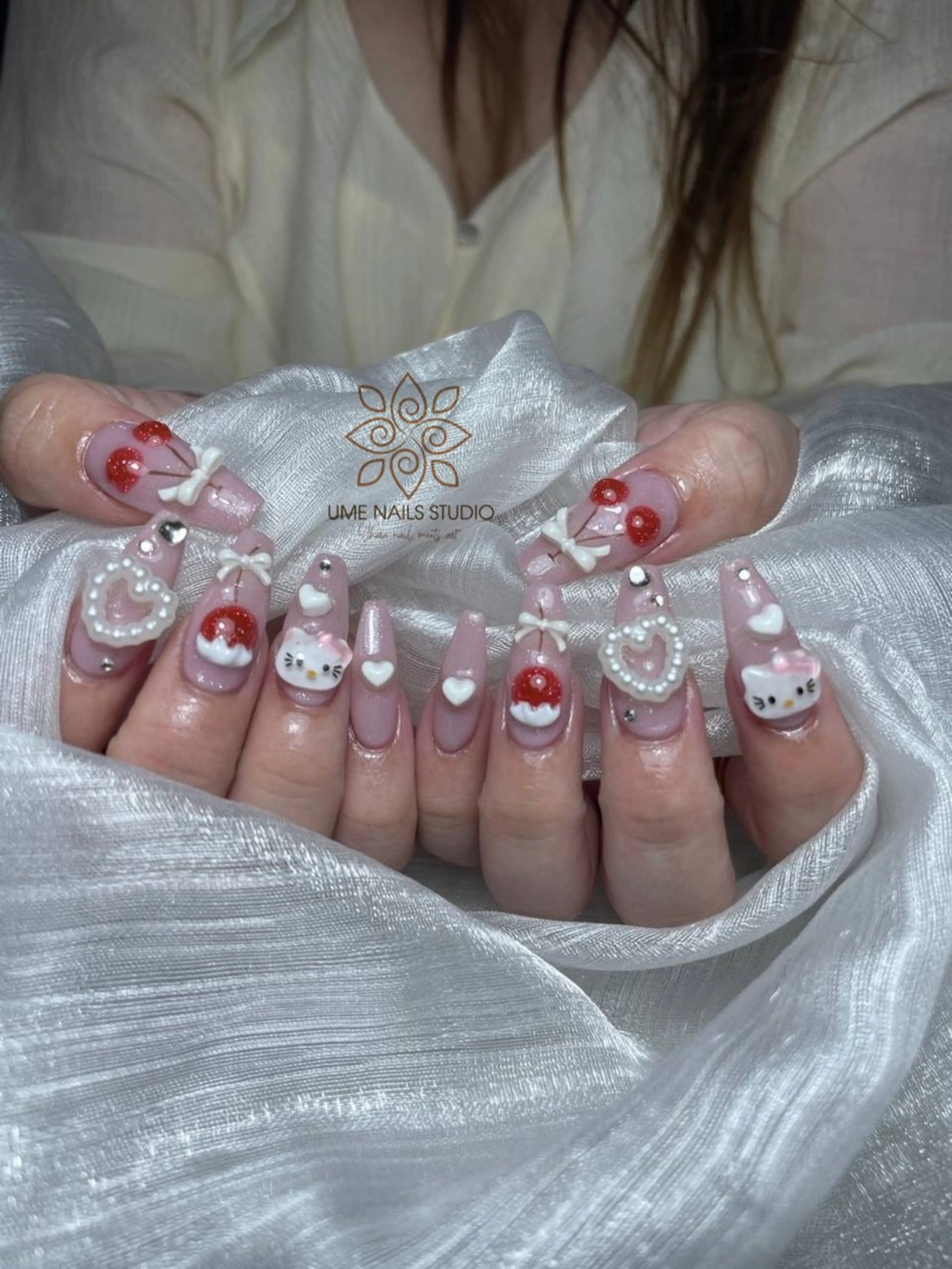 ネイル チークネイル クリアネイル ガーリー キラキラネイル 韓国ネイル Ume Nail Studioのネイルデザイン