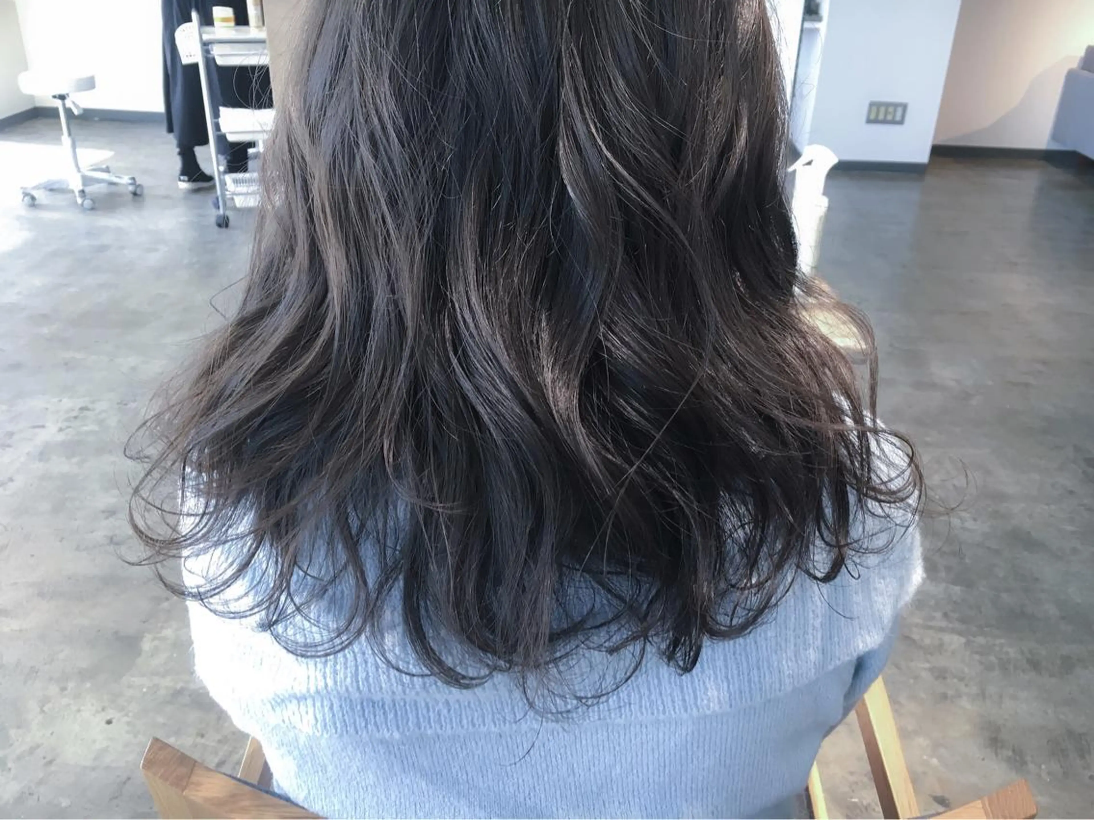 セミロング カラー ヘアアレンジ ブルーカラー ブルージュ カット パーマ マンツーマン施術🦋 ayajuのヘアスタイル