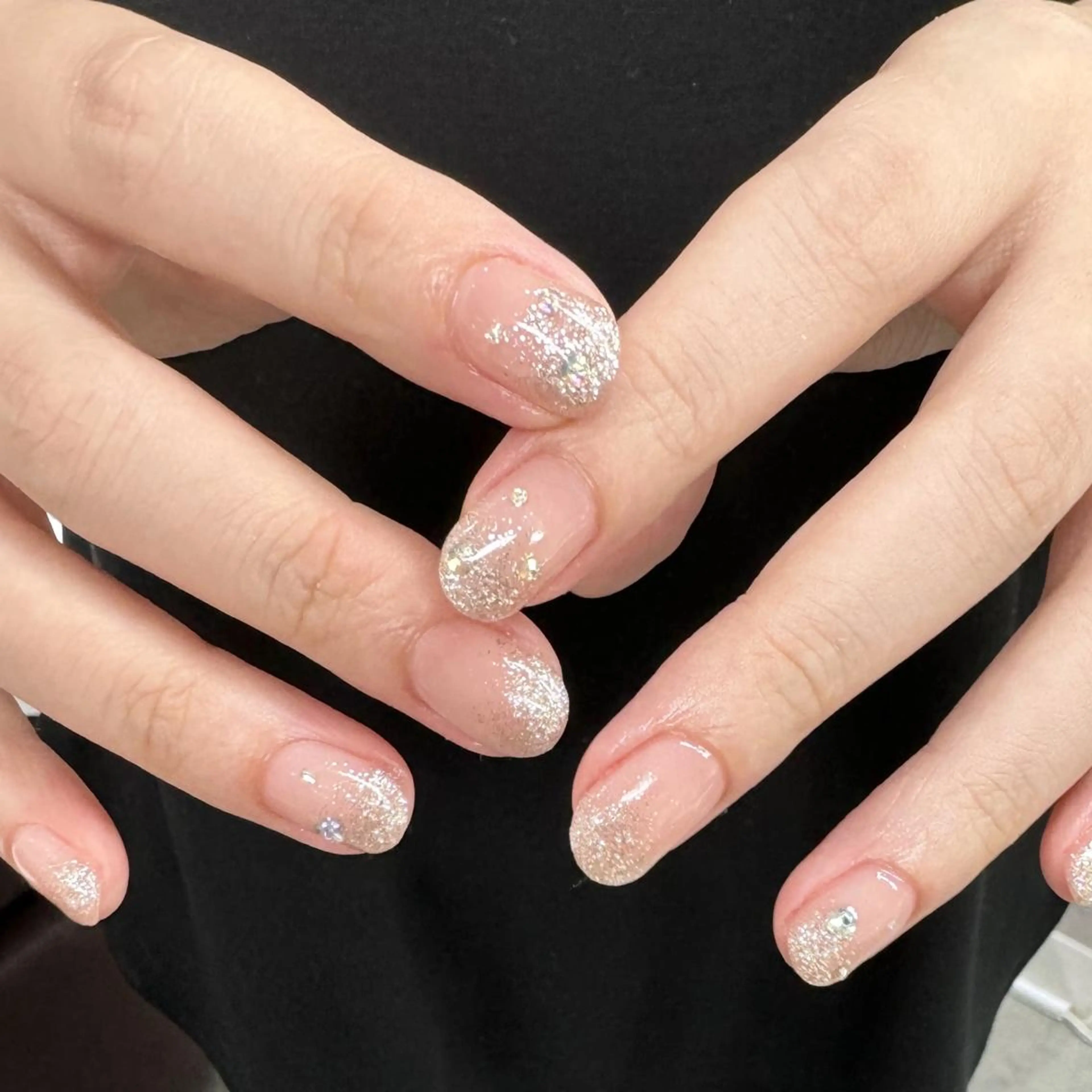 ネイル ジェルネイル グラデーション 韓国ネイル ラメ(グリッター) ラメグラデーション nailstudio eviz新宿店のネイルデザイン