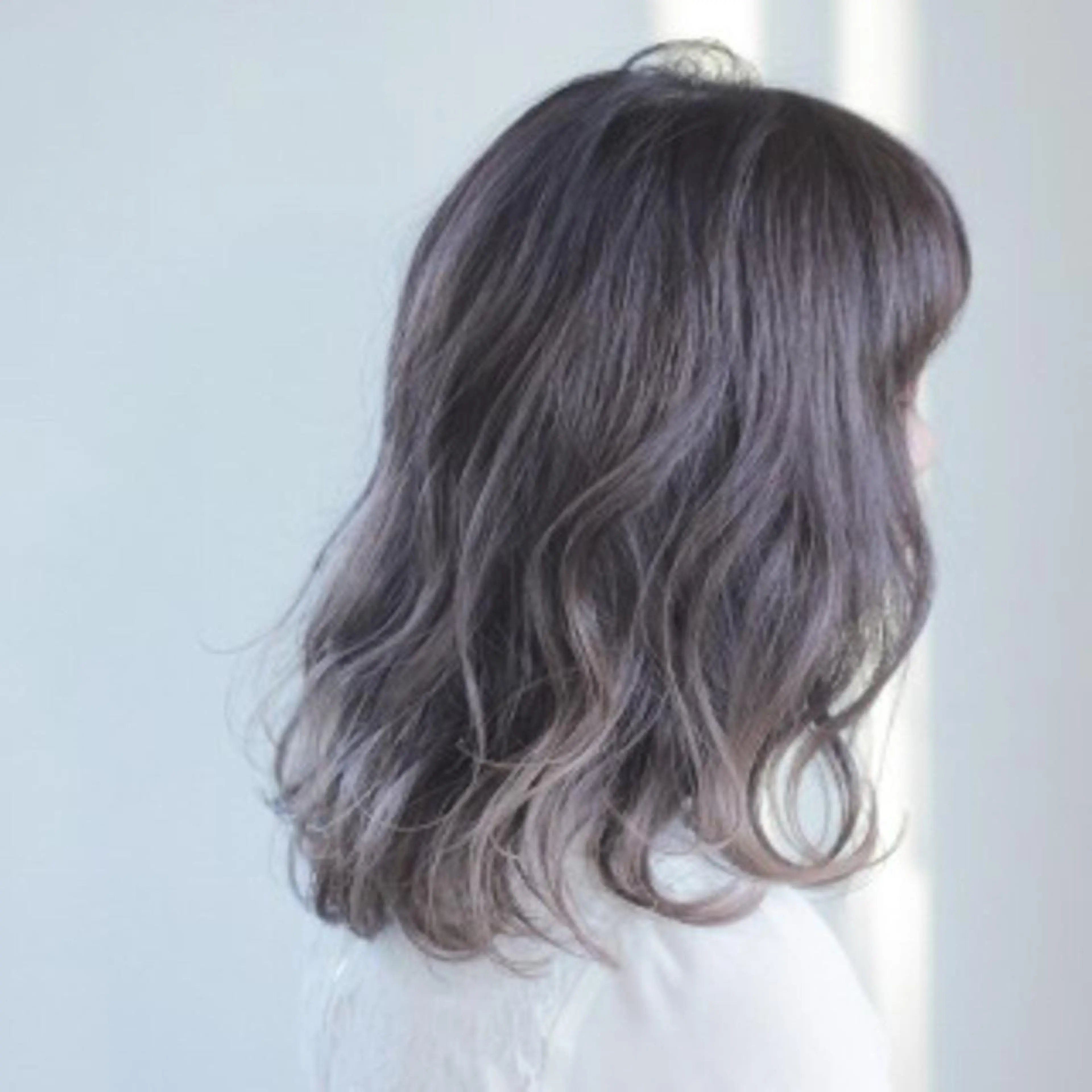 セミロング カラー 松戸　レイヤーカット 野口　康太郎のヘアスタイル