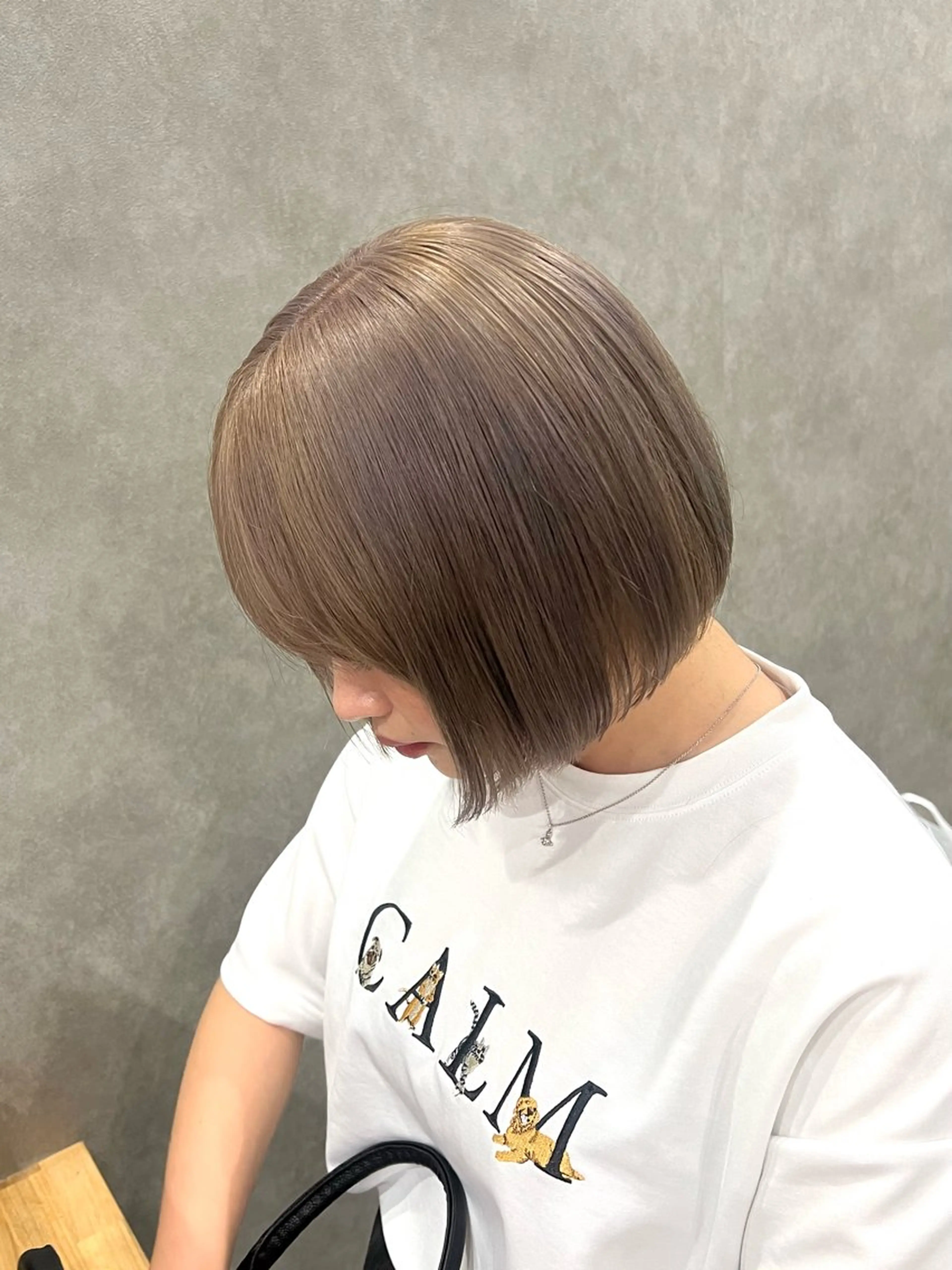 ショート カラー ブリーチ グレージュ ラベンダーカラー ラベンダーグレージュ ラベンダーグレー ヘアカラー トリートメント 🎀🕊RION 🩰のヘアスタイル