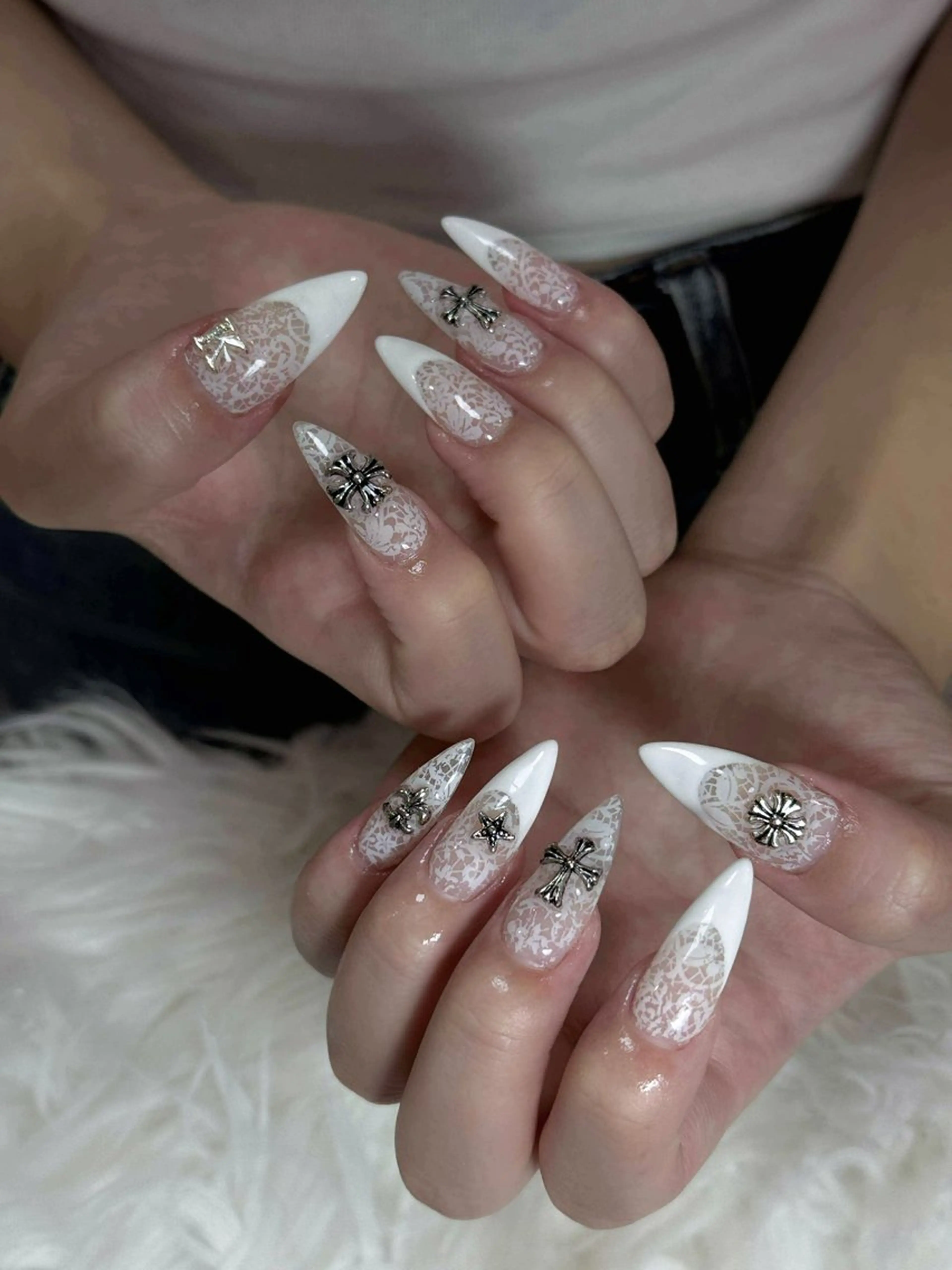 ネイル フレンチネイル ジェルネイル キラキラネイル 韓国ネイル マグネットネイル ハンドネイル Julli nail studio所属・Julli NailStudioのネイルデザイン