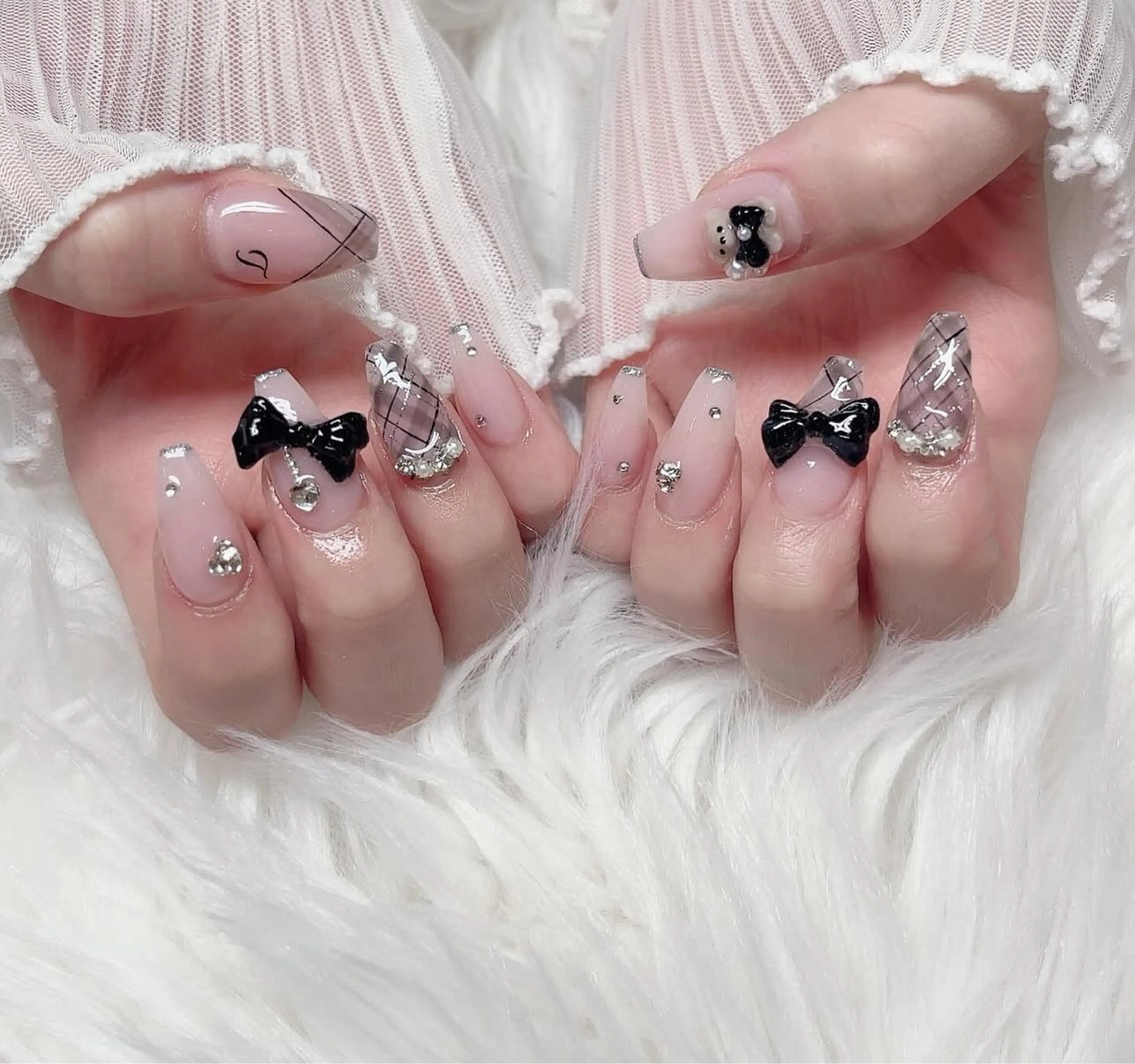 ネイル 成人式 ロングネイル マグネットネイル 大理石ネイル(マーブル) リボン ハンドネイル ZUZU AMEE NAILのネイルデザイン