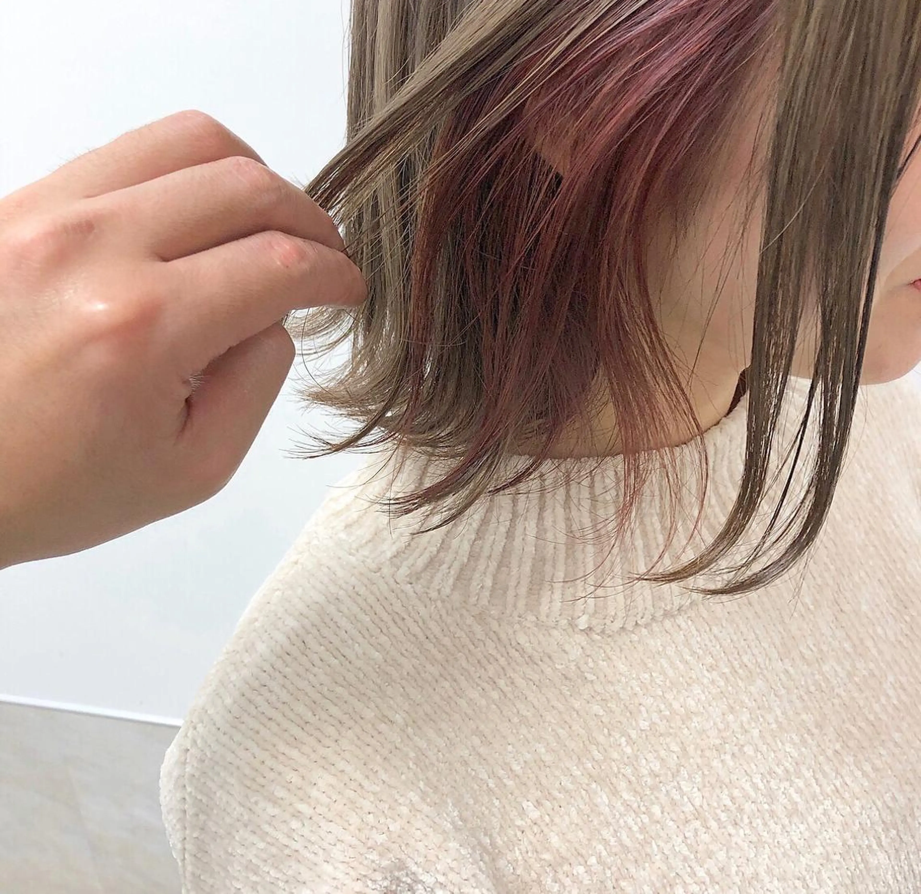 ミディアム カラー インナーカラー ピンクカラー ヘアカラー トリートメント autre所属・大久保 ひでなりのヘアスタイル