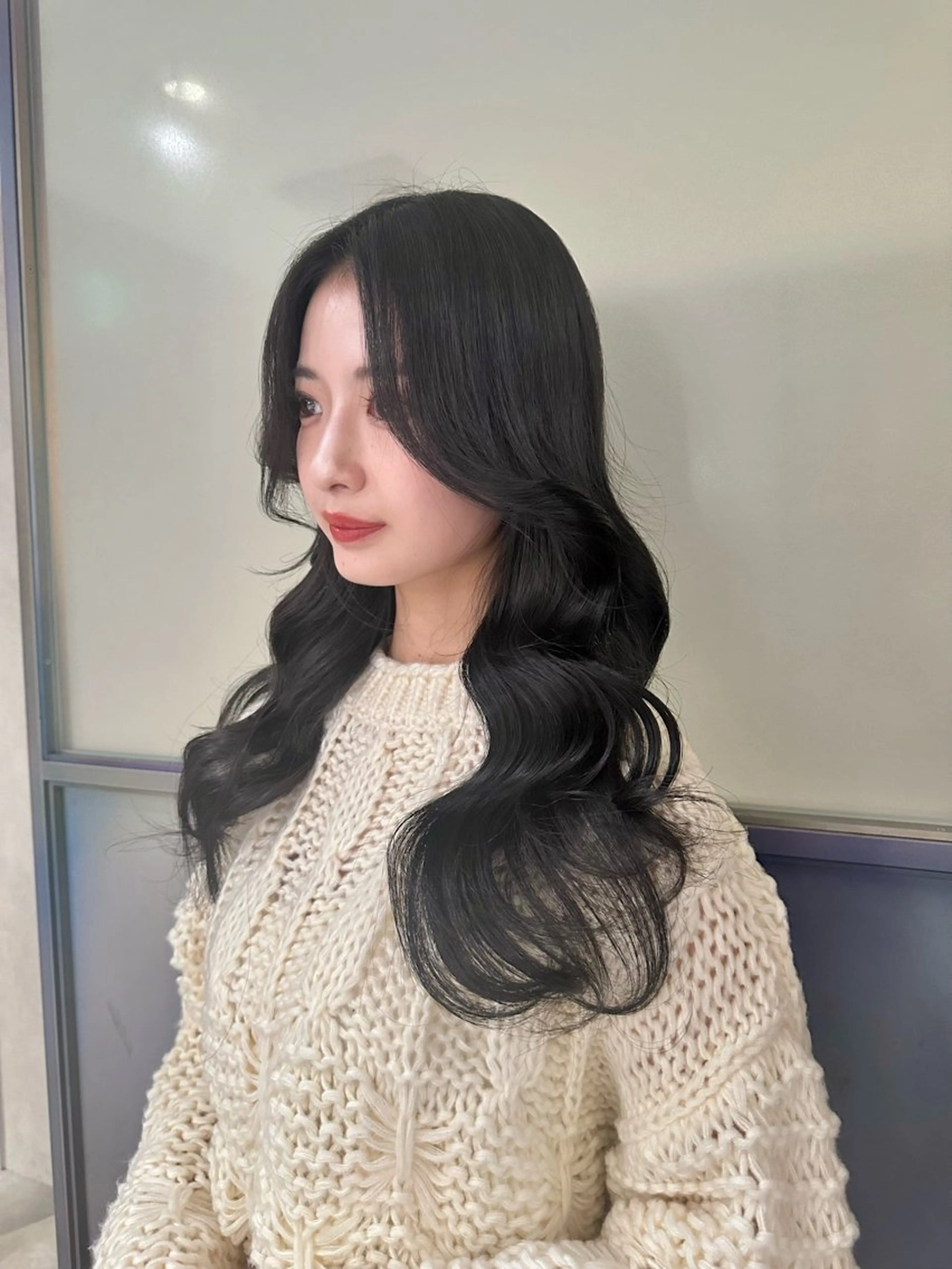 ロング カラー カット ヘアカラー トリートメント ヘッドスパ ヘアセット Qin shaire salon所属・🤍ハイトーンカラー MAKOTO🤍のヘアスタイル