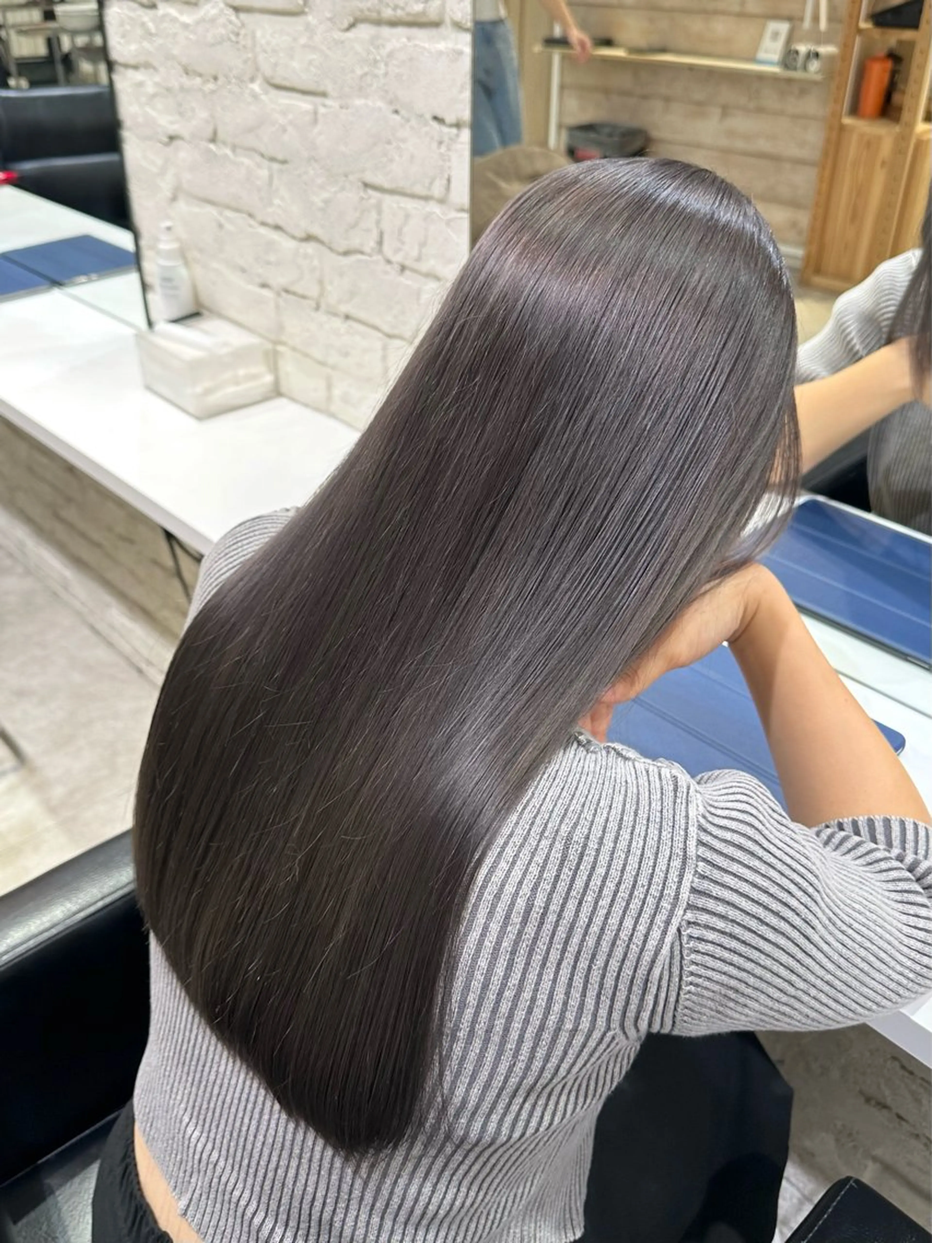 【新規限定】カット+ケアブリーチ+カラー+髪質改善トリートメントの写真