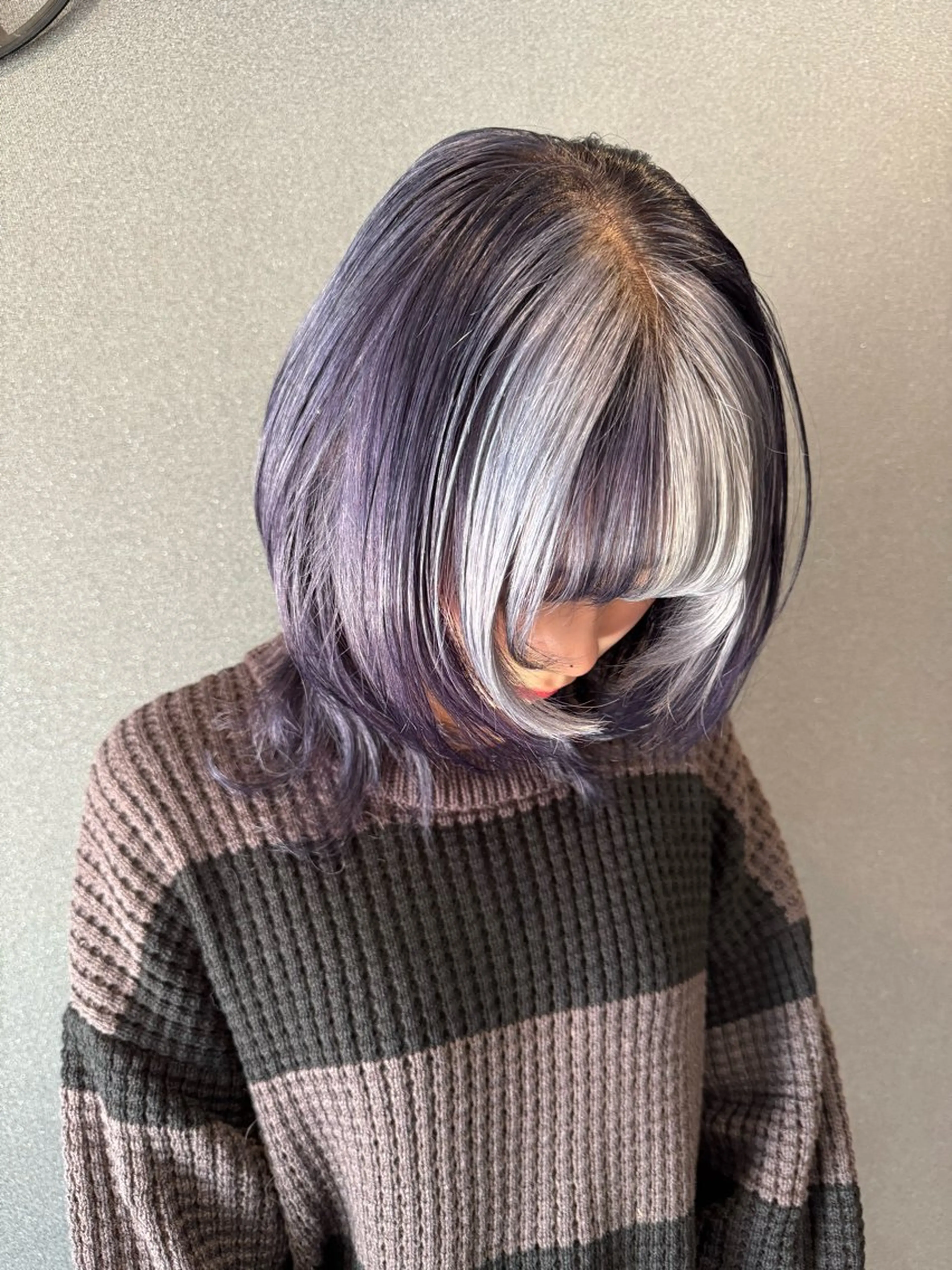 ミディアム カラー ブリーチ デザインカラー ウルフカット ヘアカラー ワタナベ テルマサのヘアスタイル