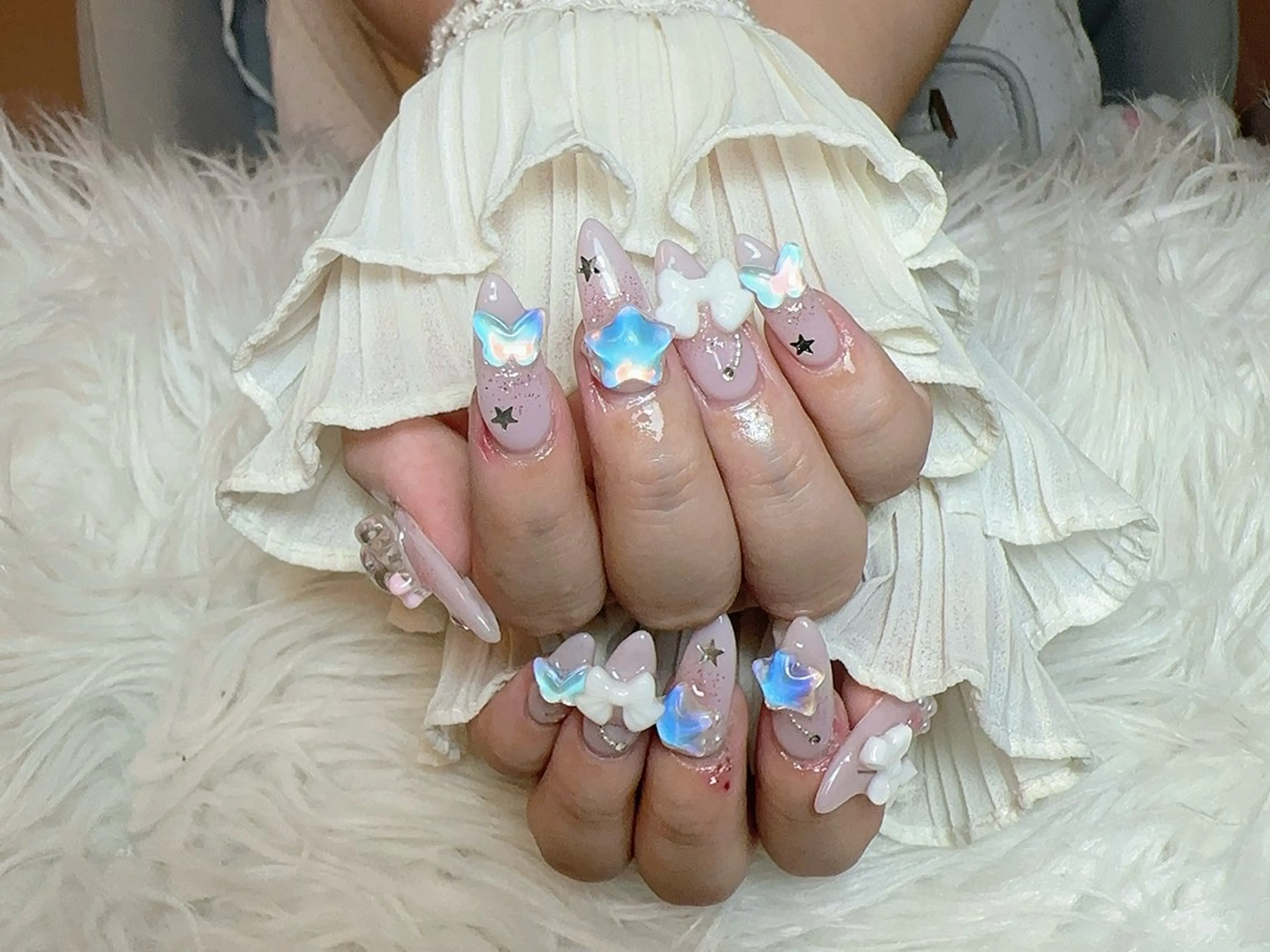 ネイル ハンドネイル ☁️Yun nail KiKi☁️のネイルデザイン