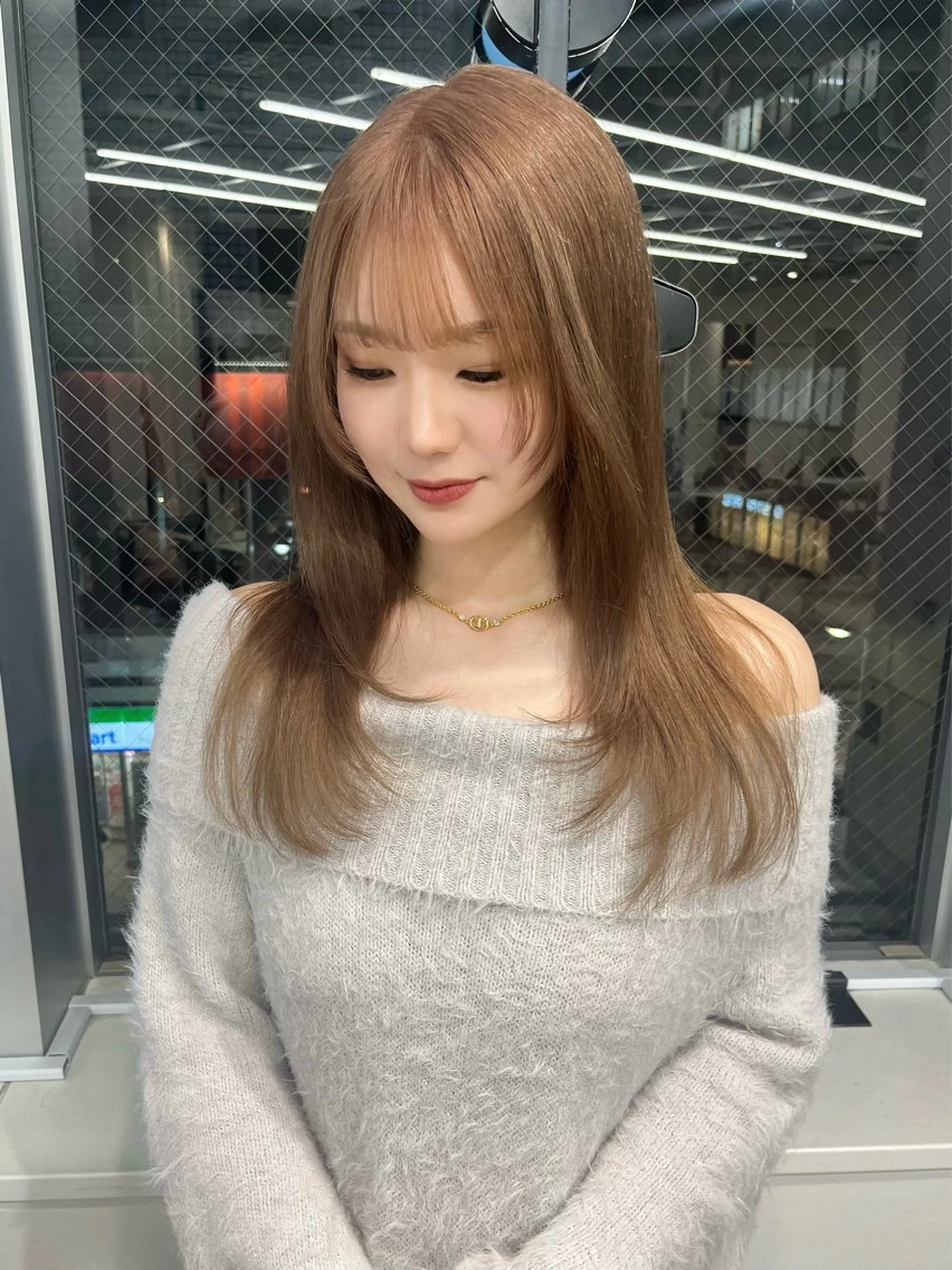 セミロング カラー ベージュカラー ミルクティーベージュ 韓国風ヘア レイヤーカット ヘアカラー トリートメント 韓国レイヤー/新宿/ 髪質改善/岡崎のヘアスタイル