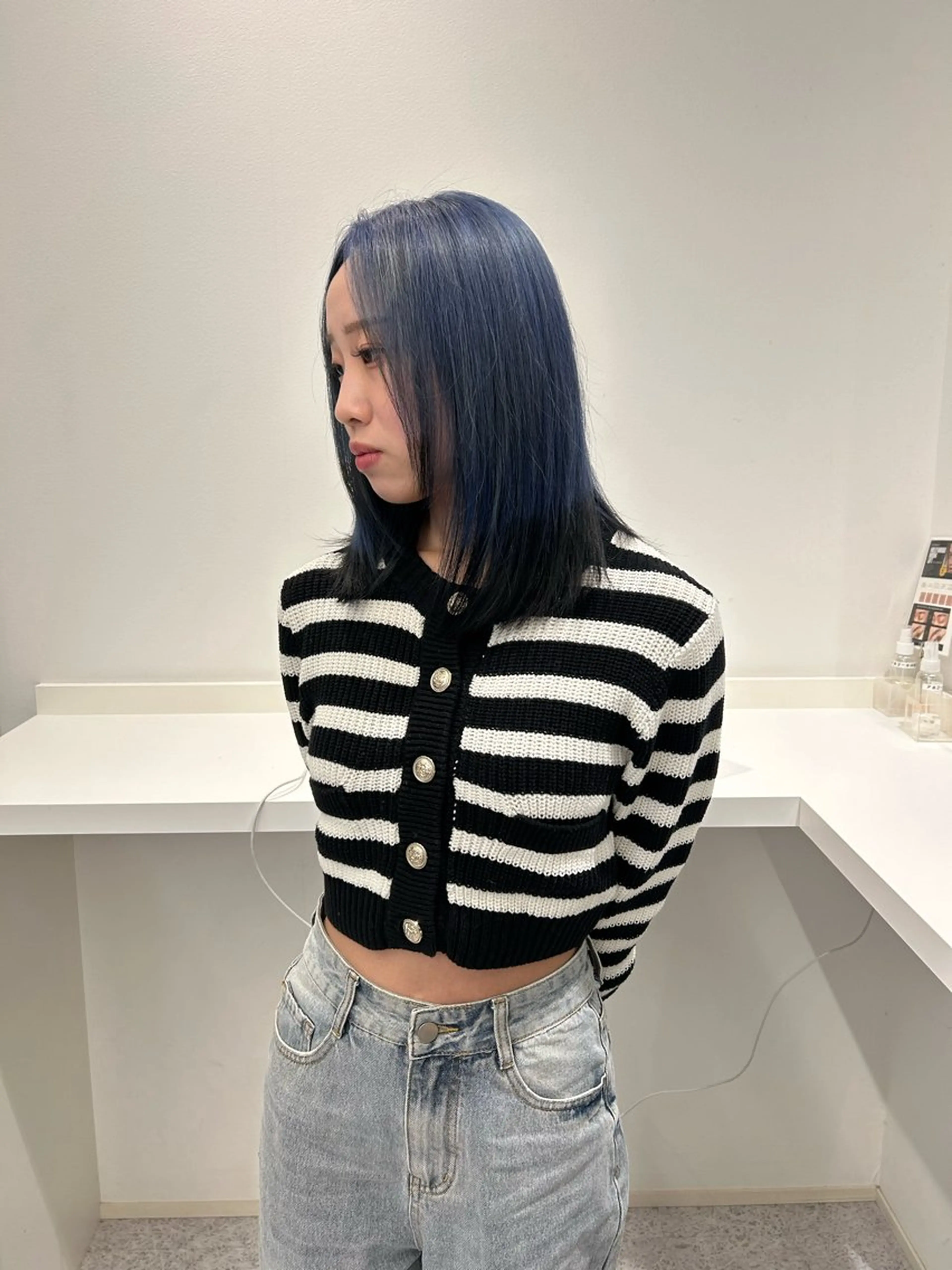 セミロング アダチ ヒナタのヘアスタイル