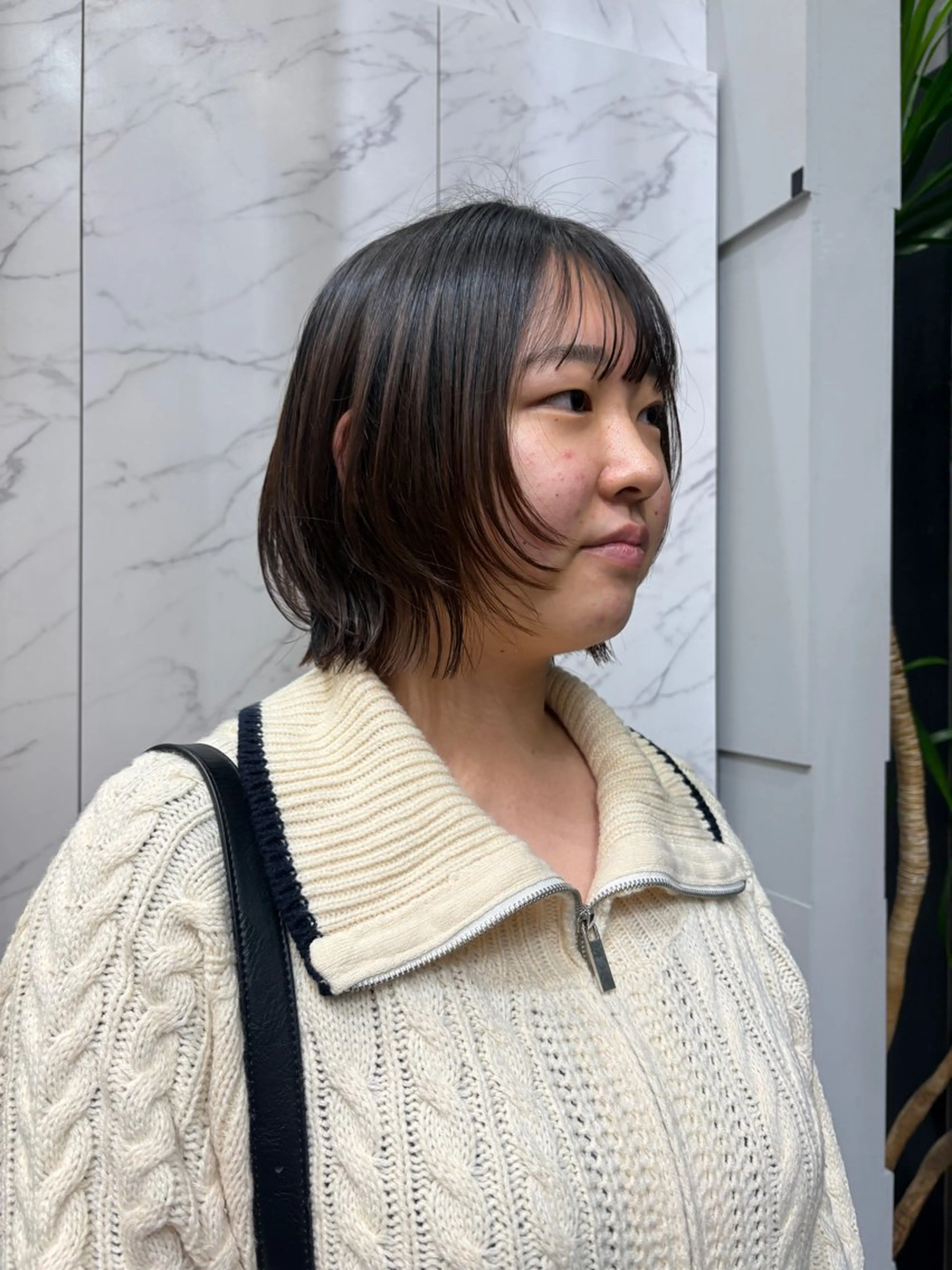 ミディアム レイヤーカット 縮毛矯正 miu /透明感カラーのヘアスタイル