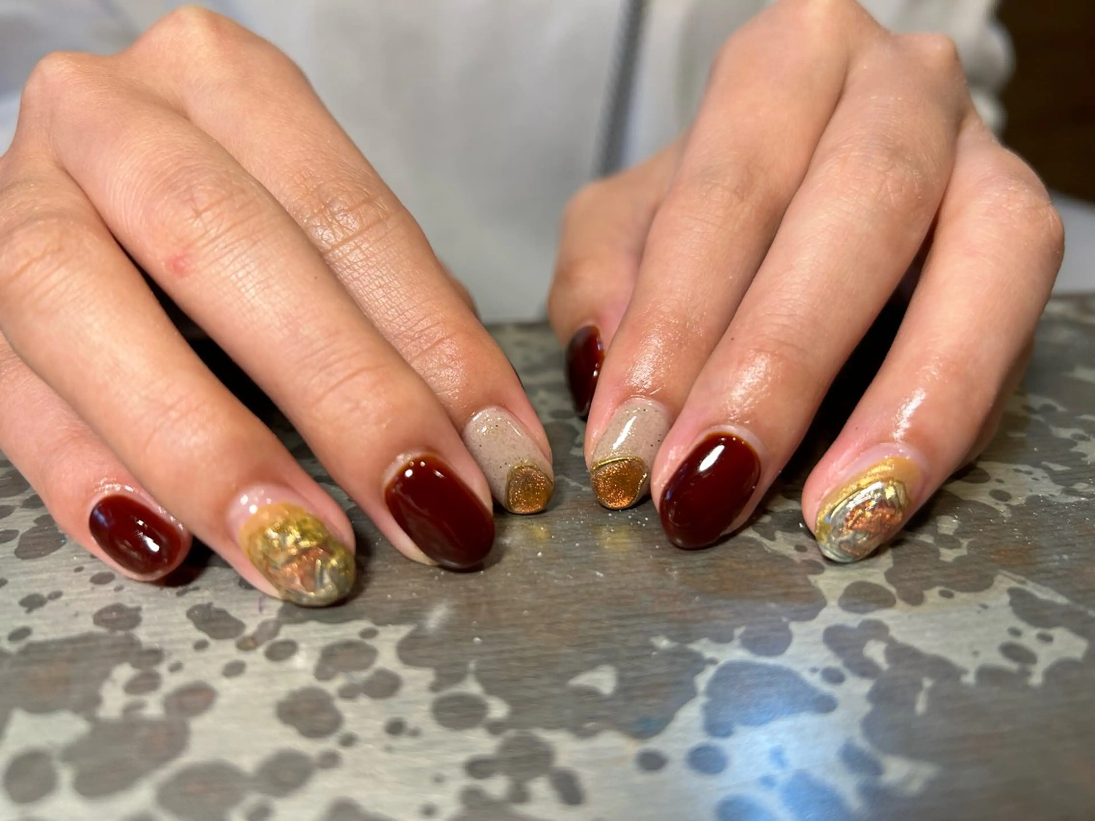 ネイル アートネイル ブラウン ニュアンスネイル ハンドネイル ハンドケア Ainchi nail所属・＊ misa ＊のネイルデザイン