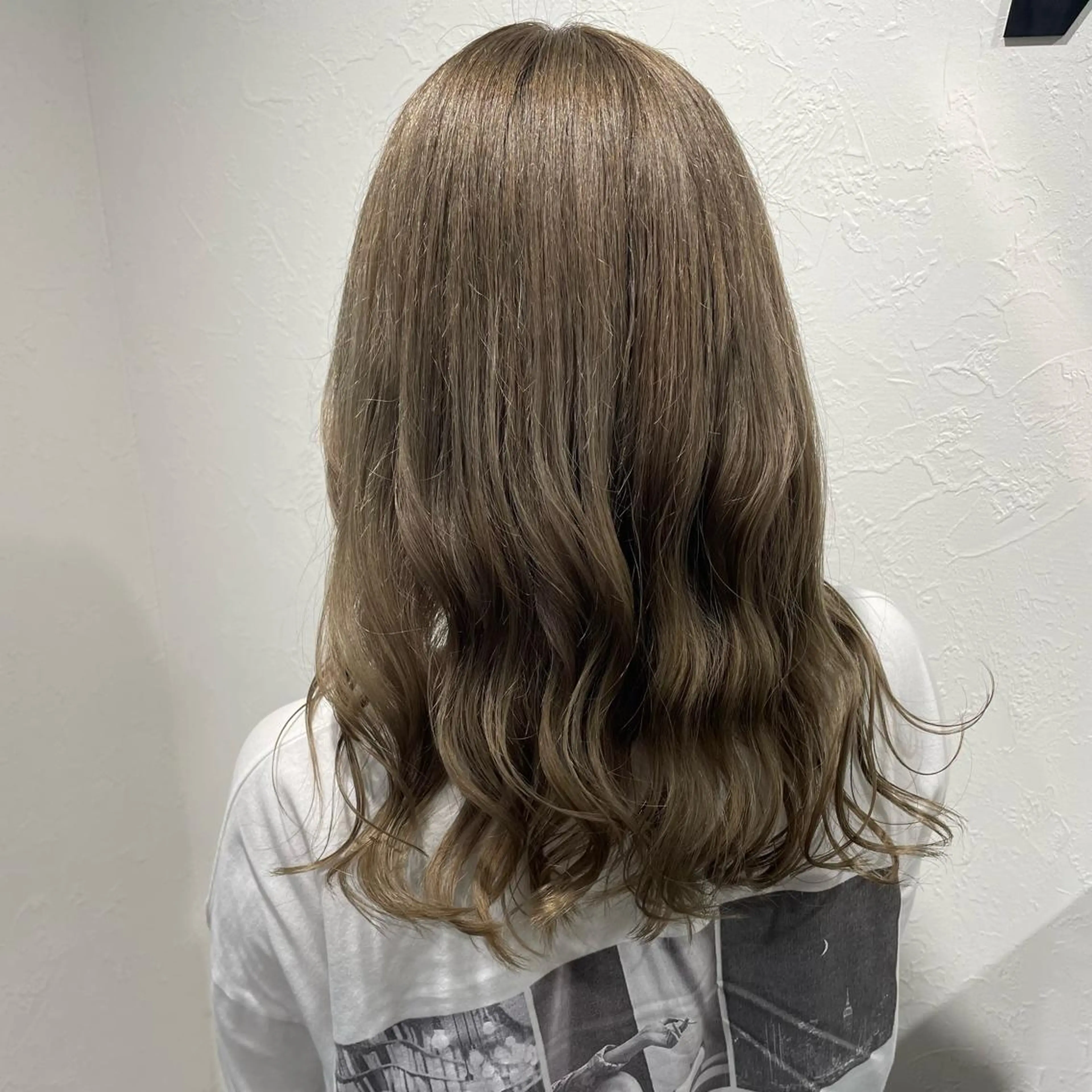 ミディアム カラー IwAsh  大和駅店所属・shiho .のヘアスタイル