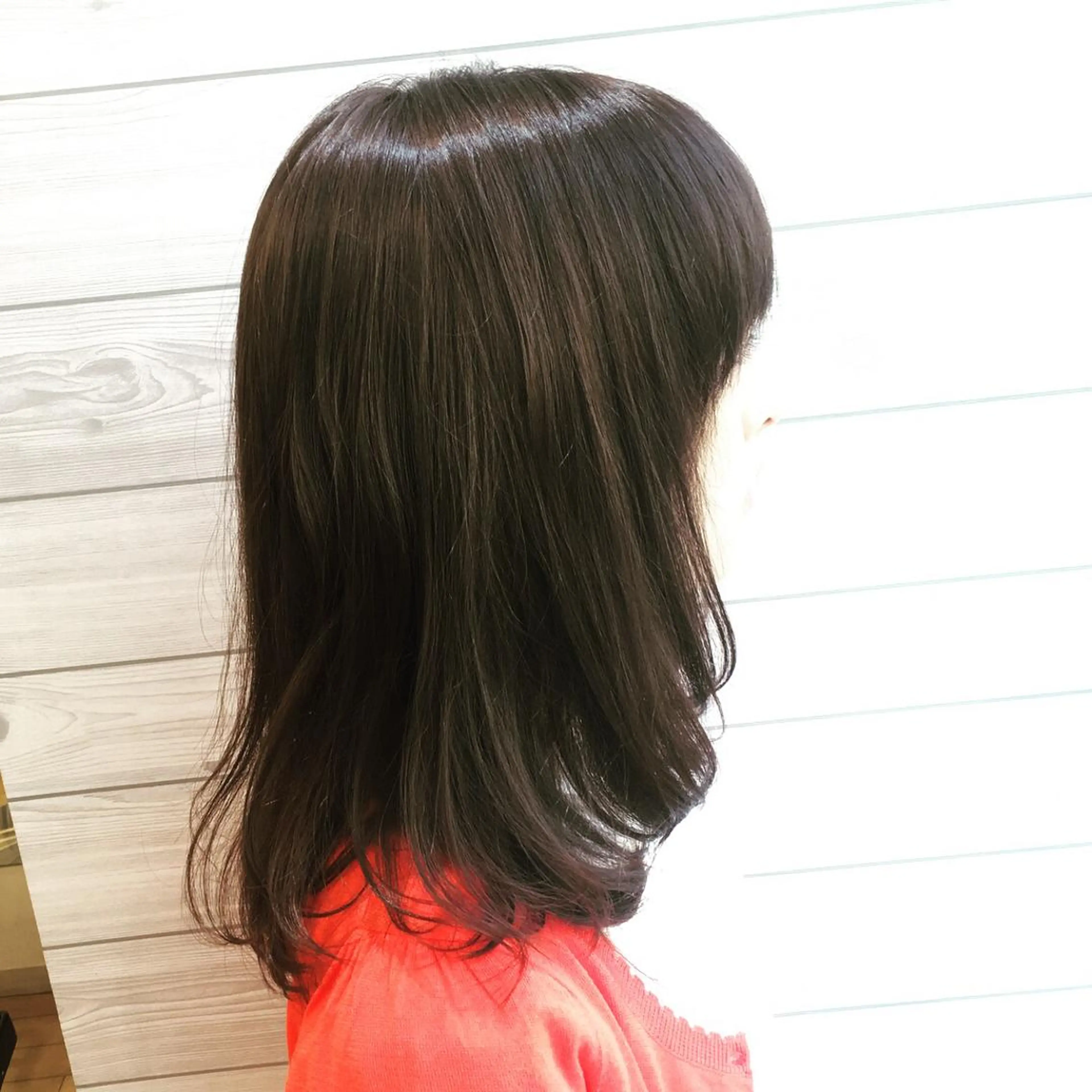 ミディアム カラー アッシュ 縮毛矯正・髪質改善 人気No1🩶北島のヘアスタイル