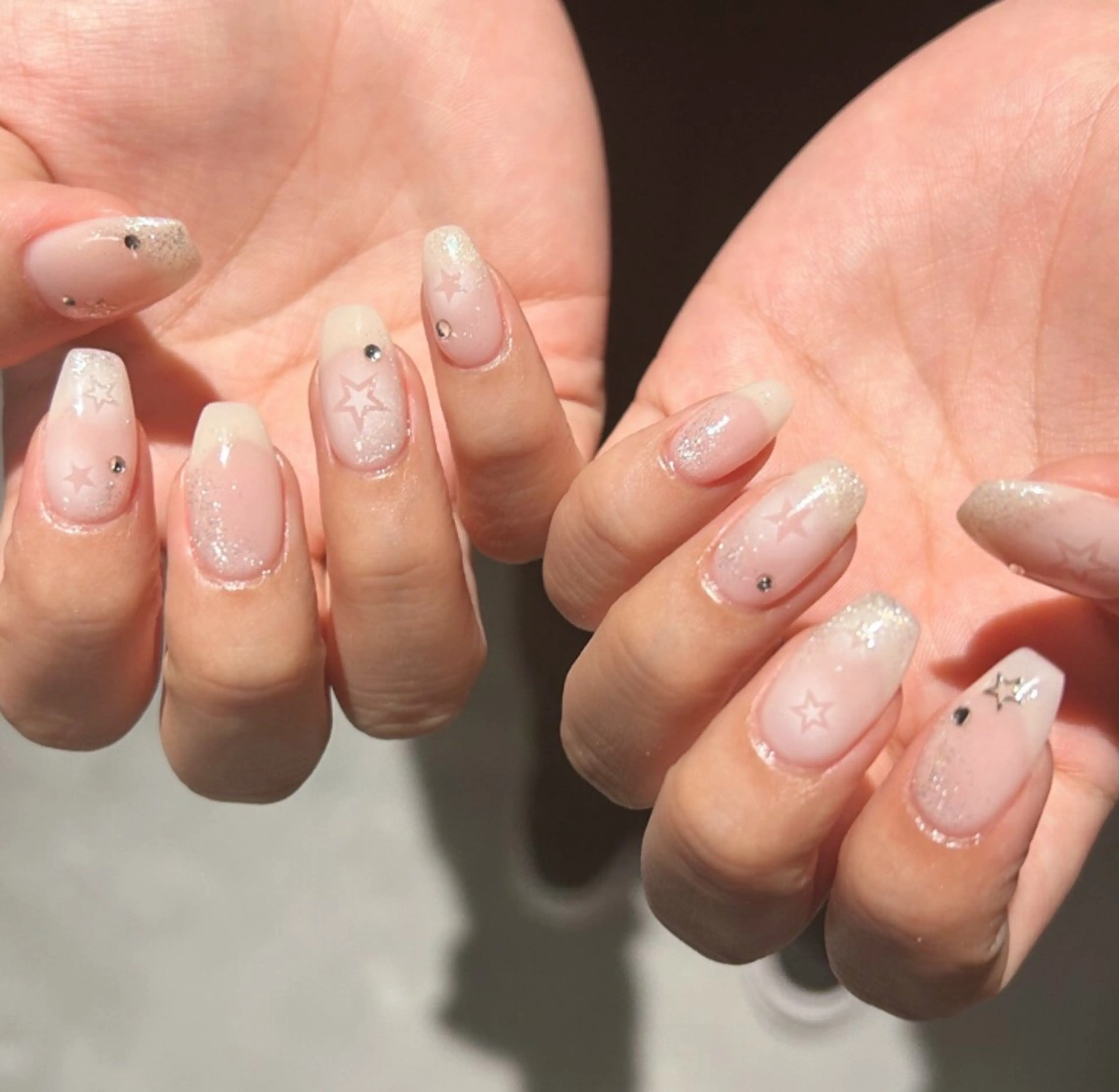 ネイル 長さ出し グラデーション キラキラネイル 韓国ネイル ラメ(グリッター) ハンドネイル ハンドケア Chisa Nail Studio所属・リ リのネイルデザイン