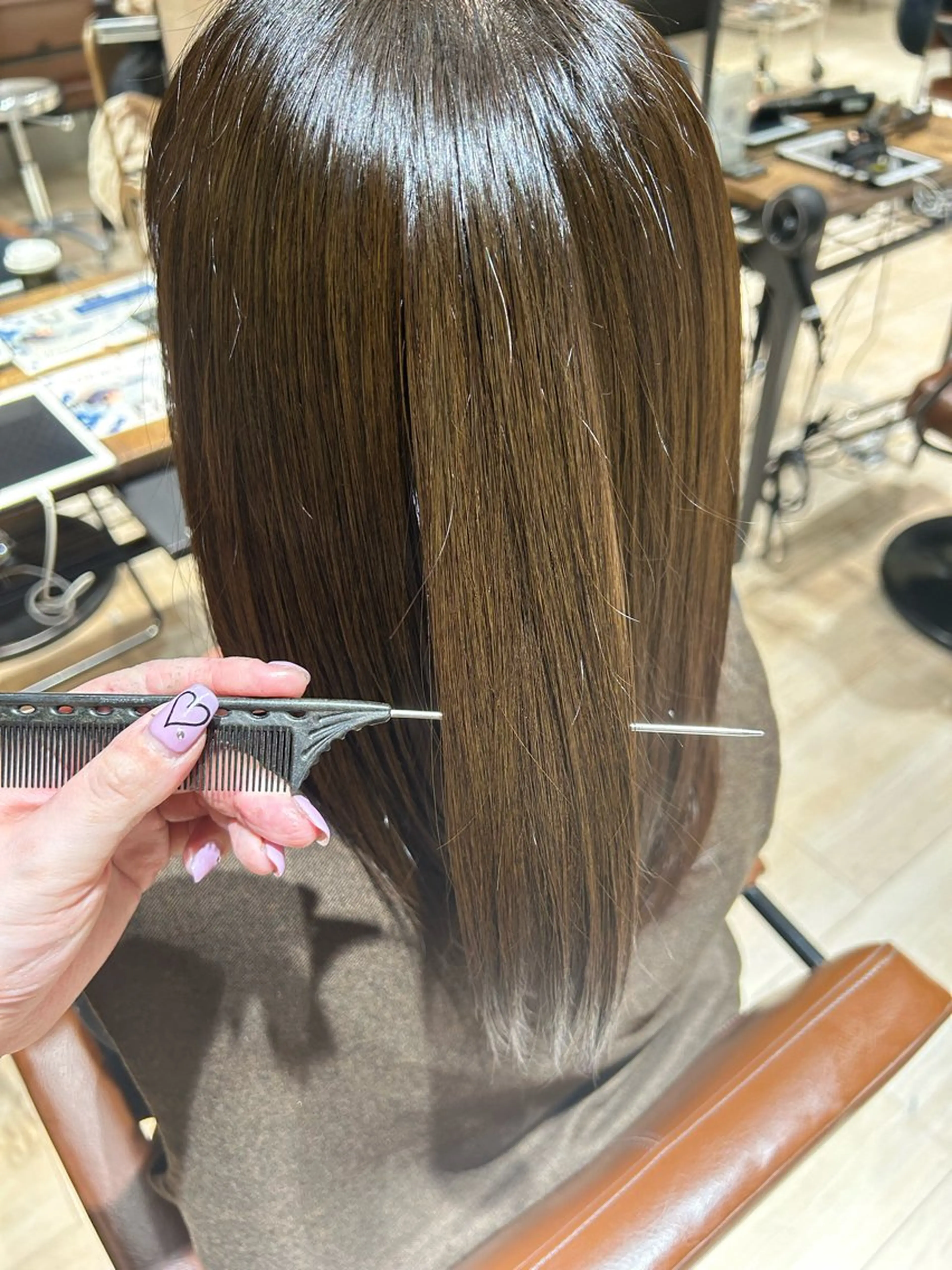 ミディアム カラー 足立 遥奈のヘアスタイル