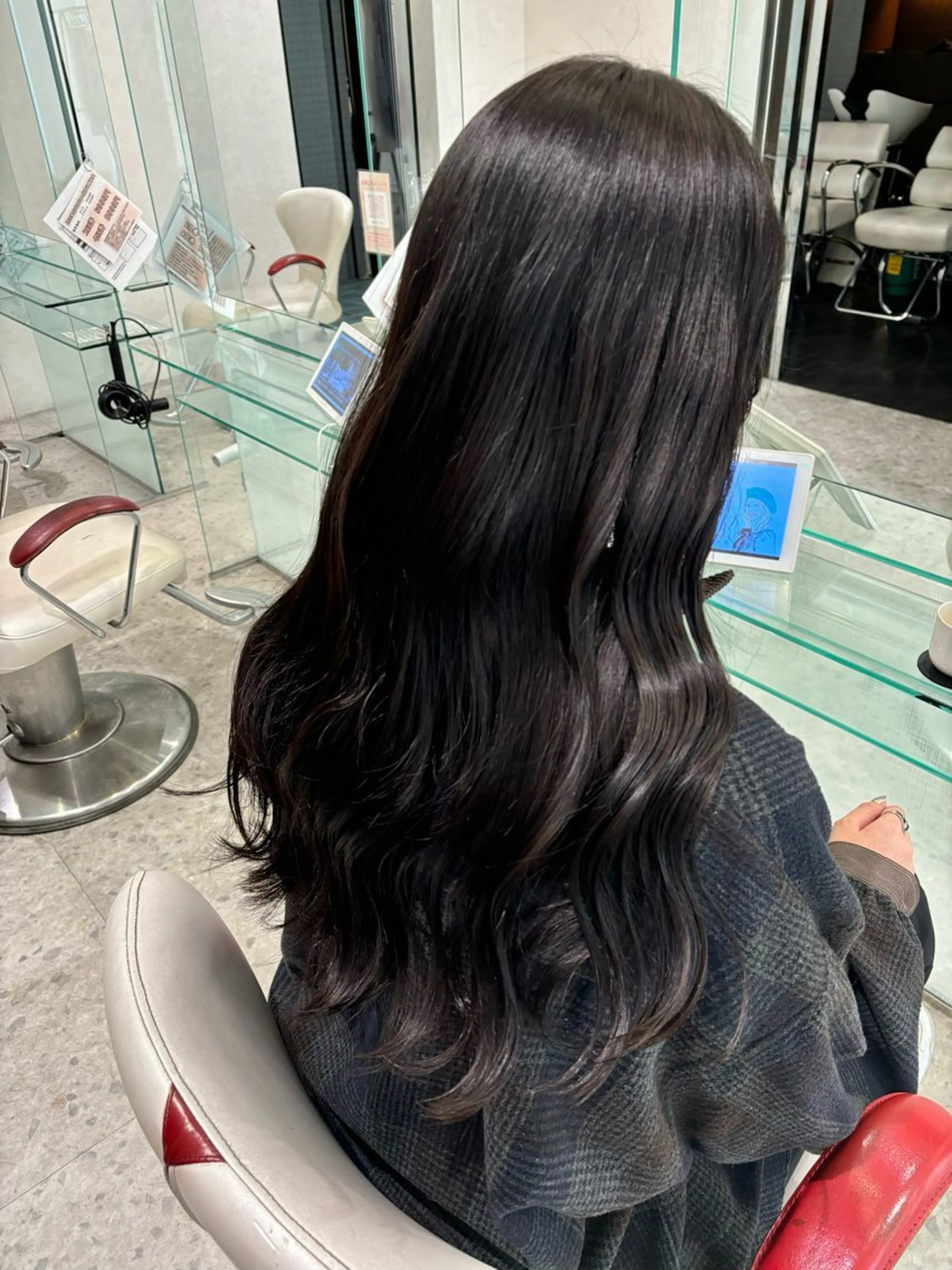 ロング カラー 山田 梨央のヘアスタイル