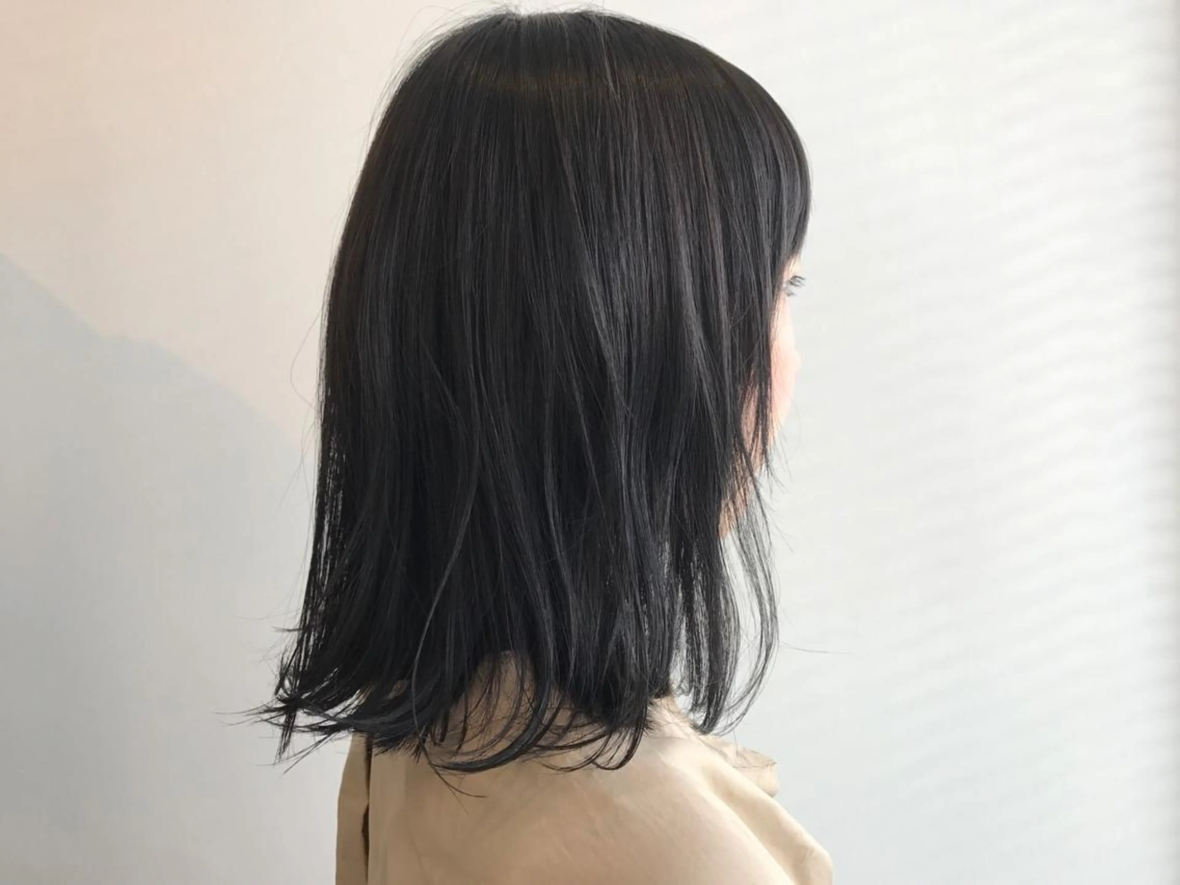 ミディアム カラー アッシュ アッシュブラック 黒髪 佐伯 彰太のヘアスタイル